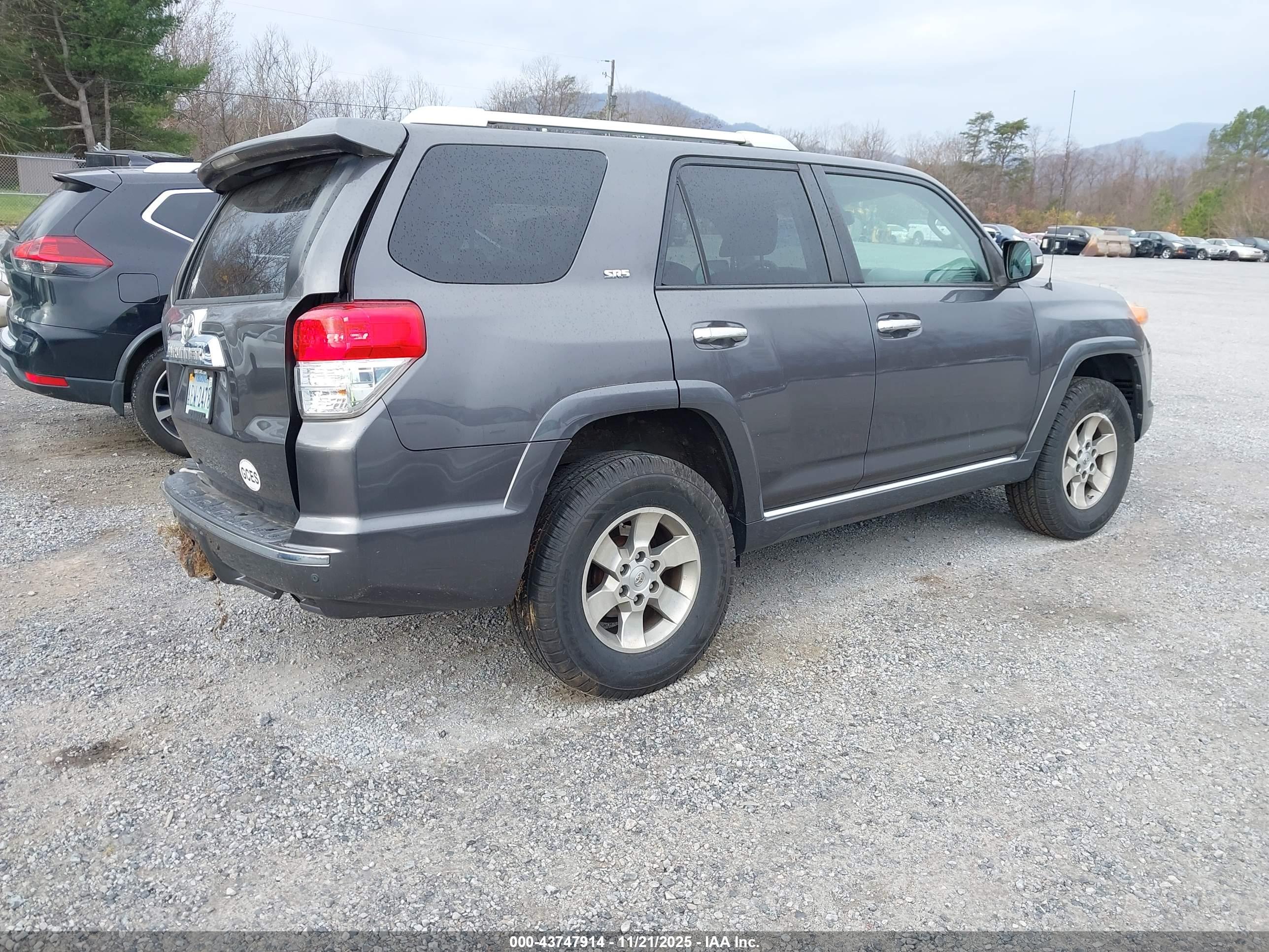 TOYOTA 4RUNNER image 4