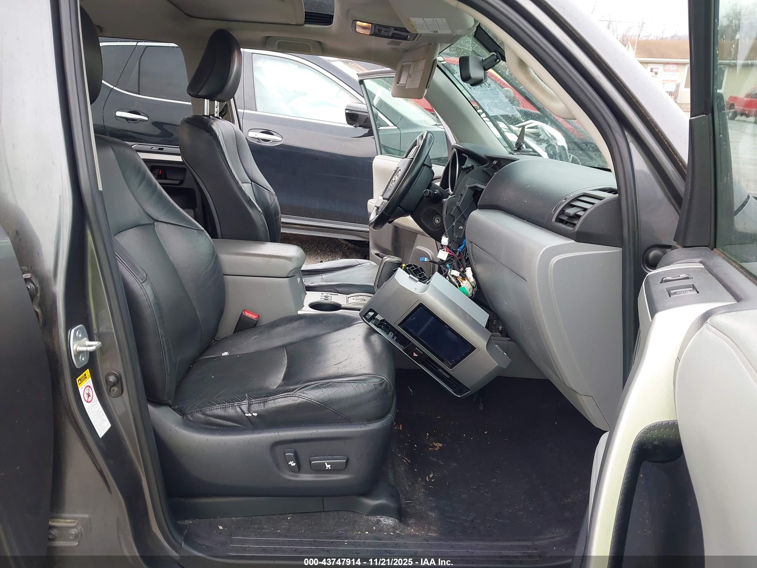 TOYOTA 4RUNNER image 5