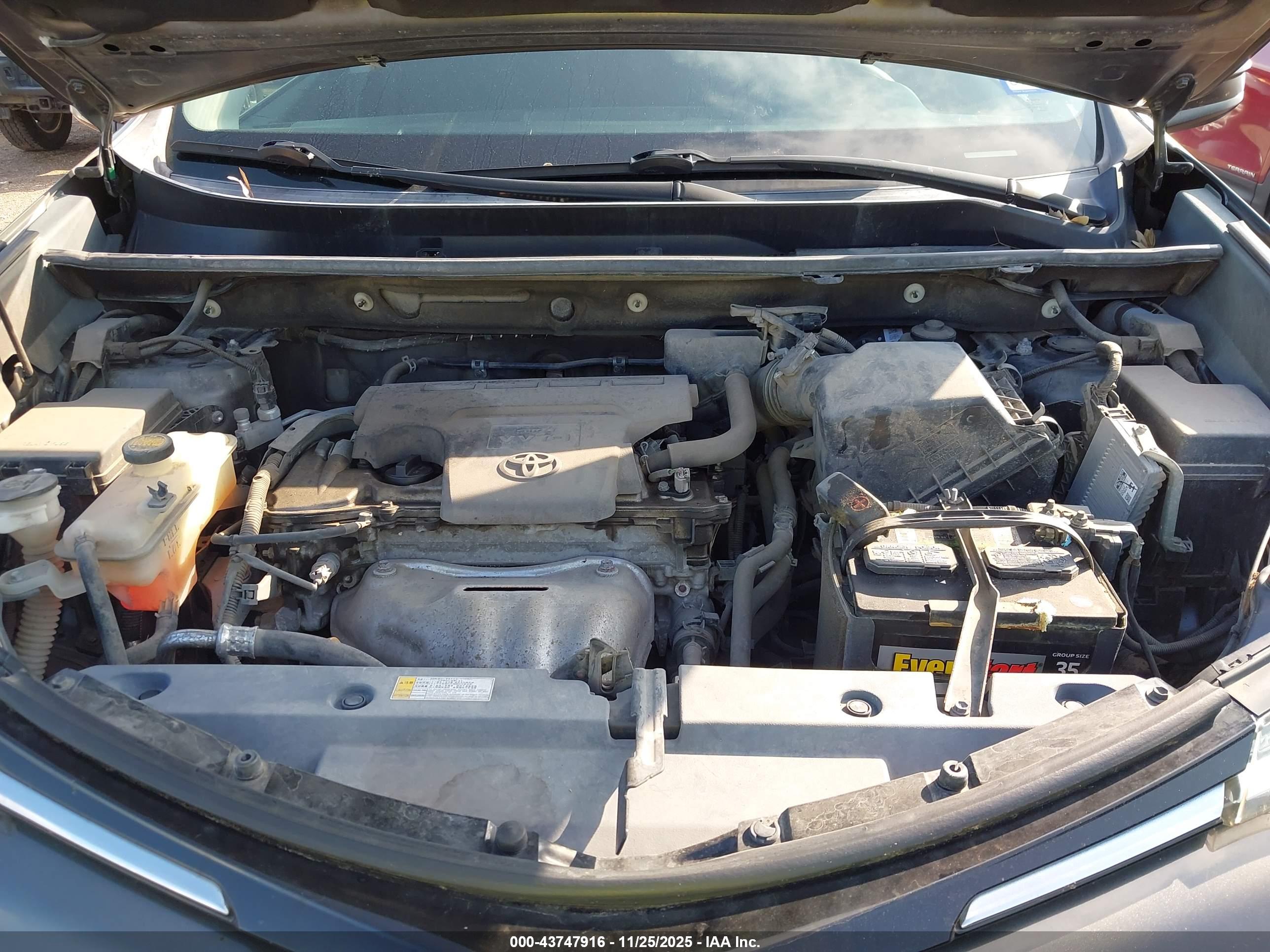 TOYOTA RAV4 image 10
