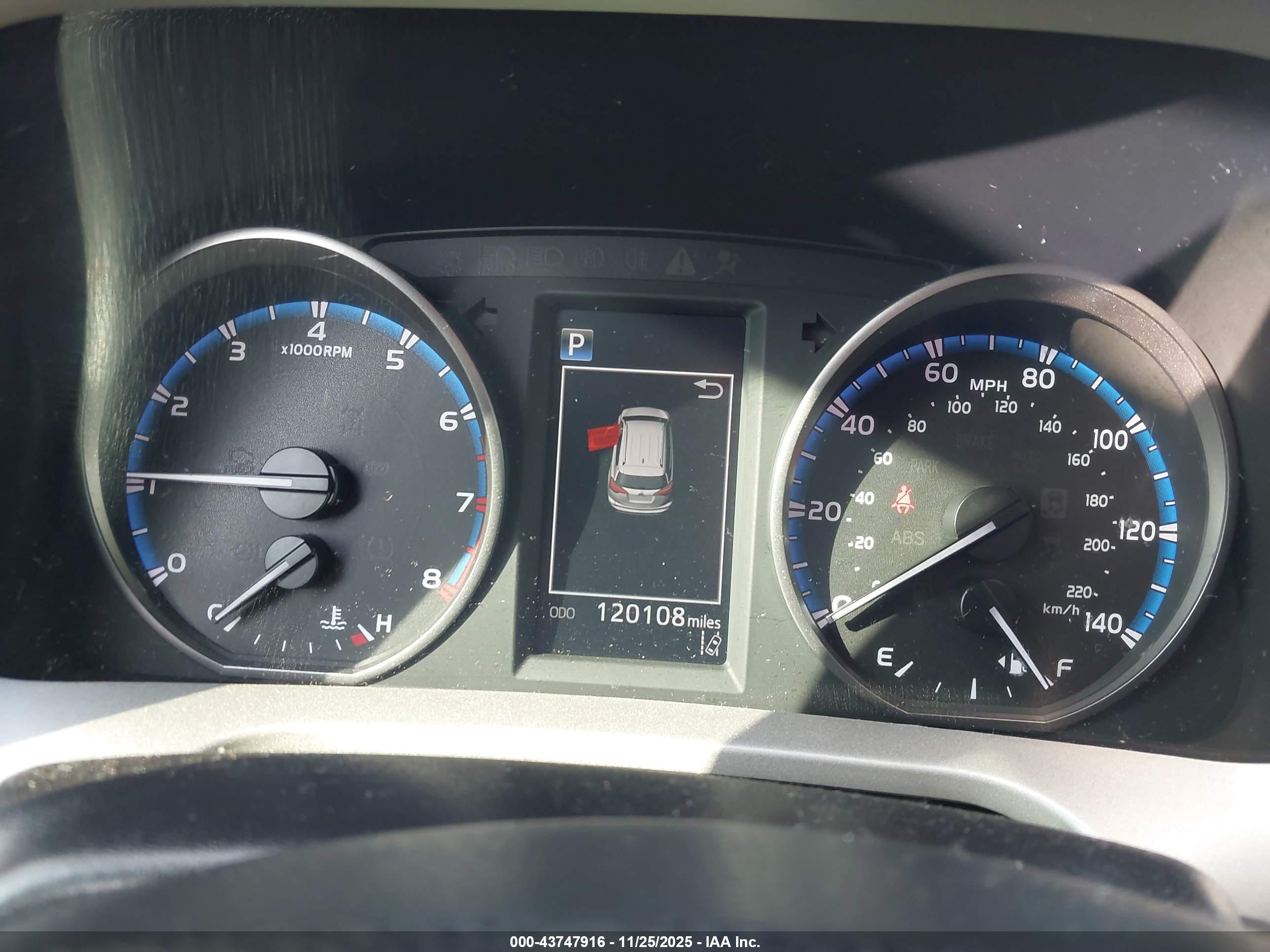 TOYOTA RAV4 image 7