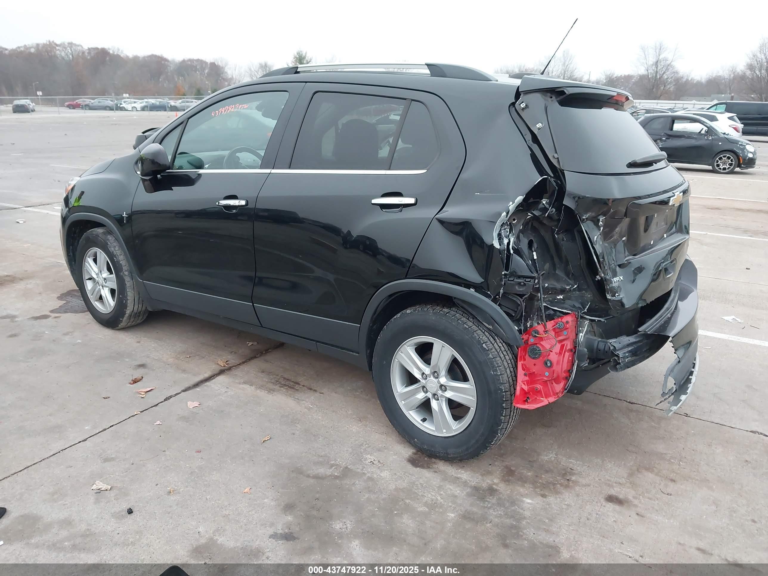 CHEVROLET TRAX image 3