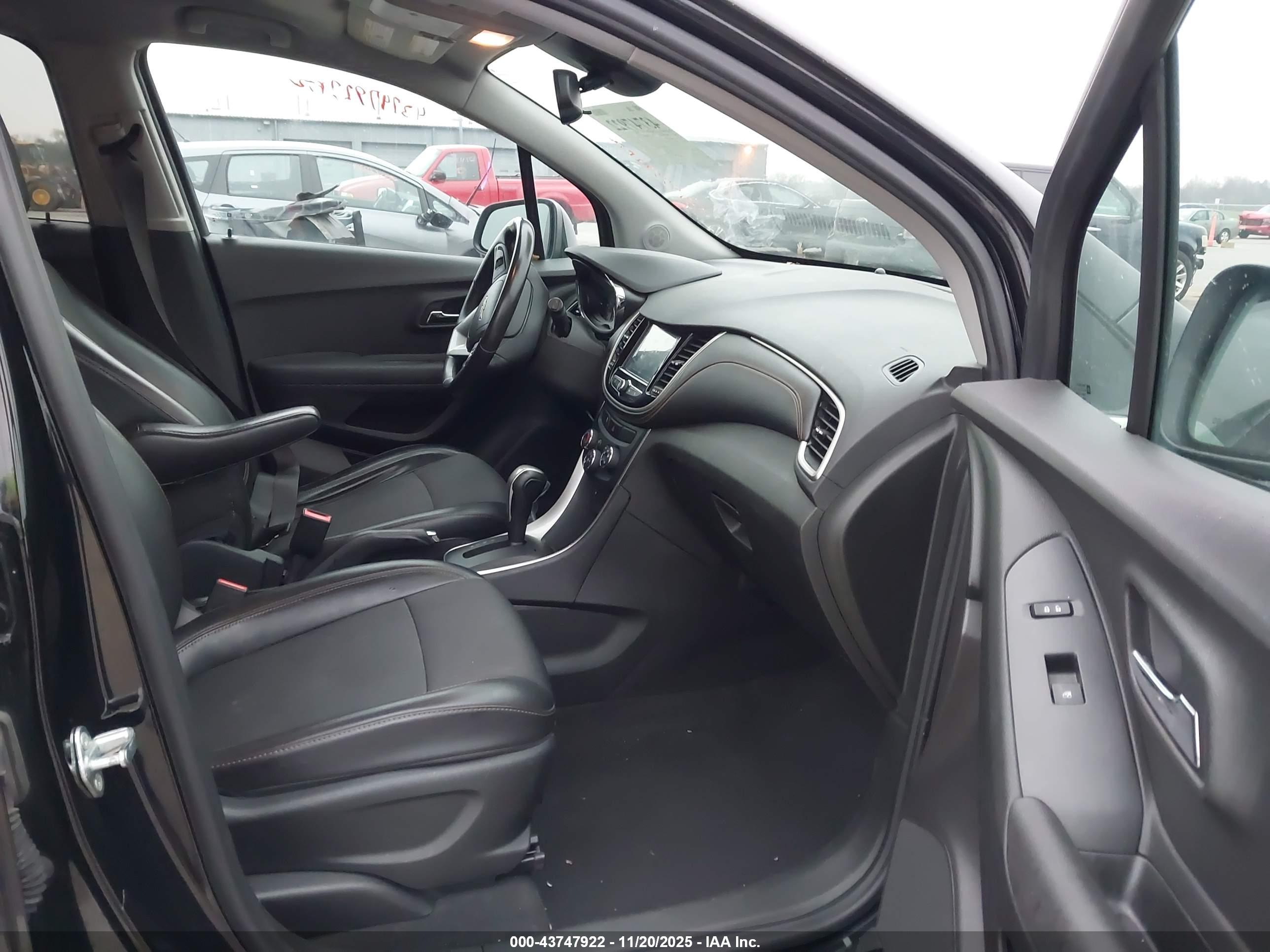 CHEVROLET TRAX image 5