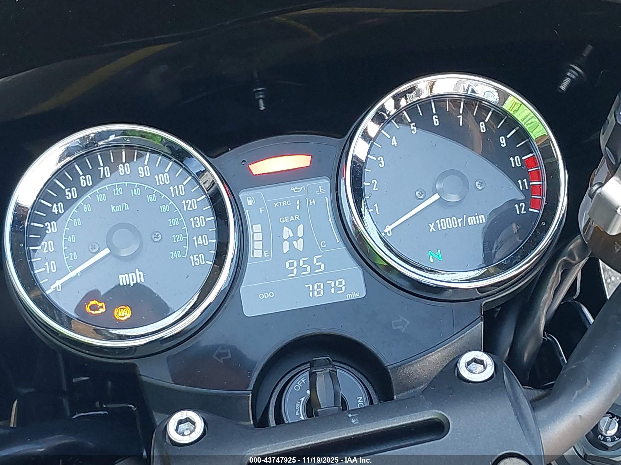 KAWASAKI ZR900 image 7