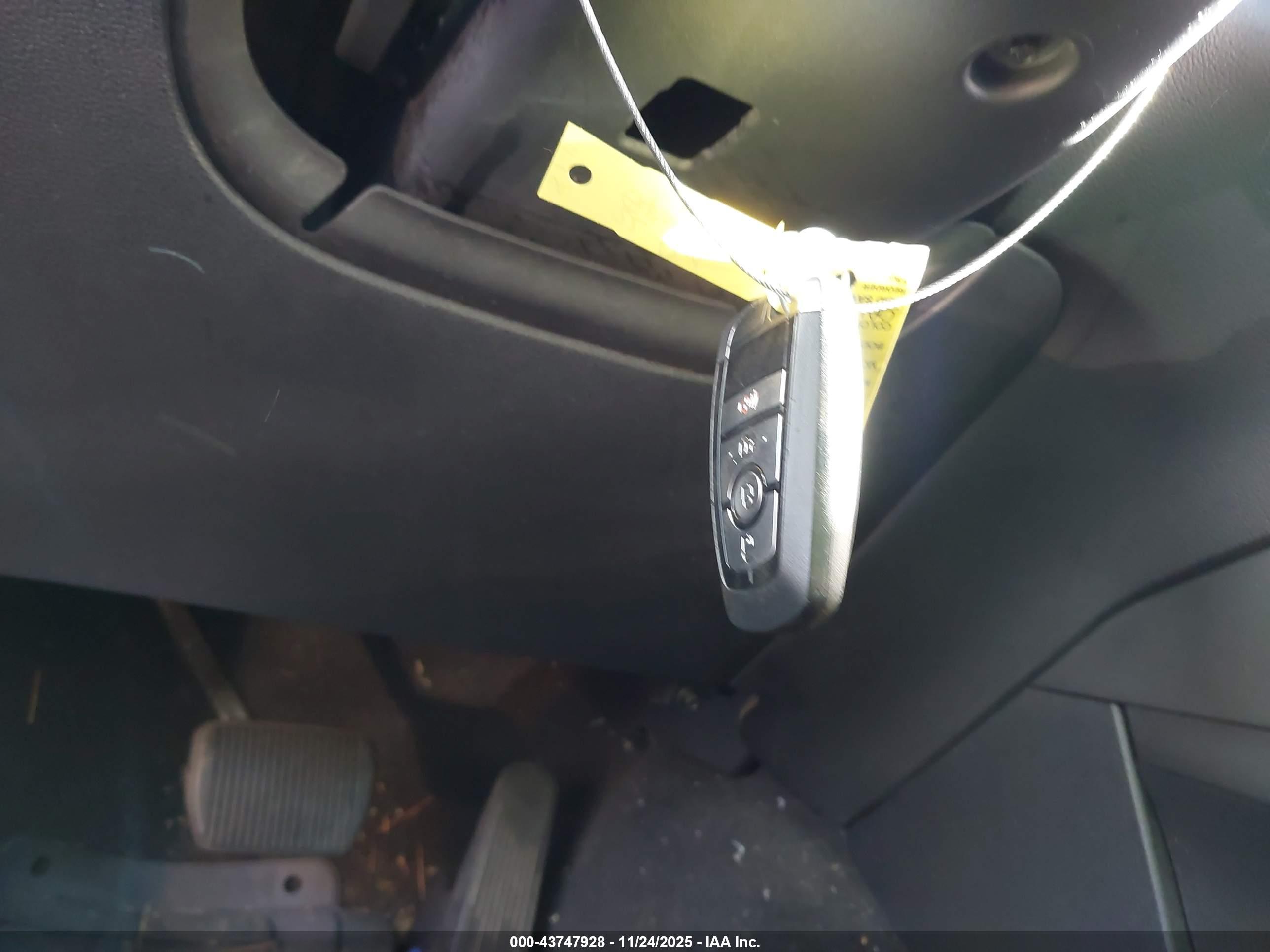 FORD EXPLORER image 11