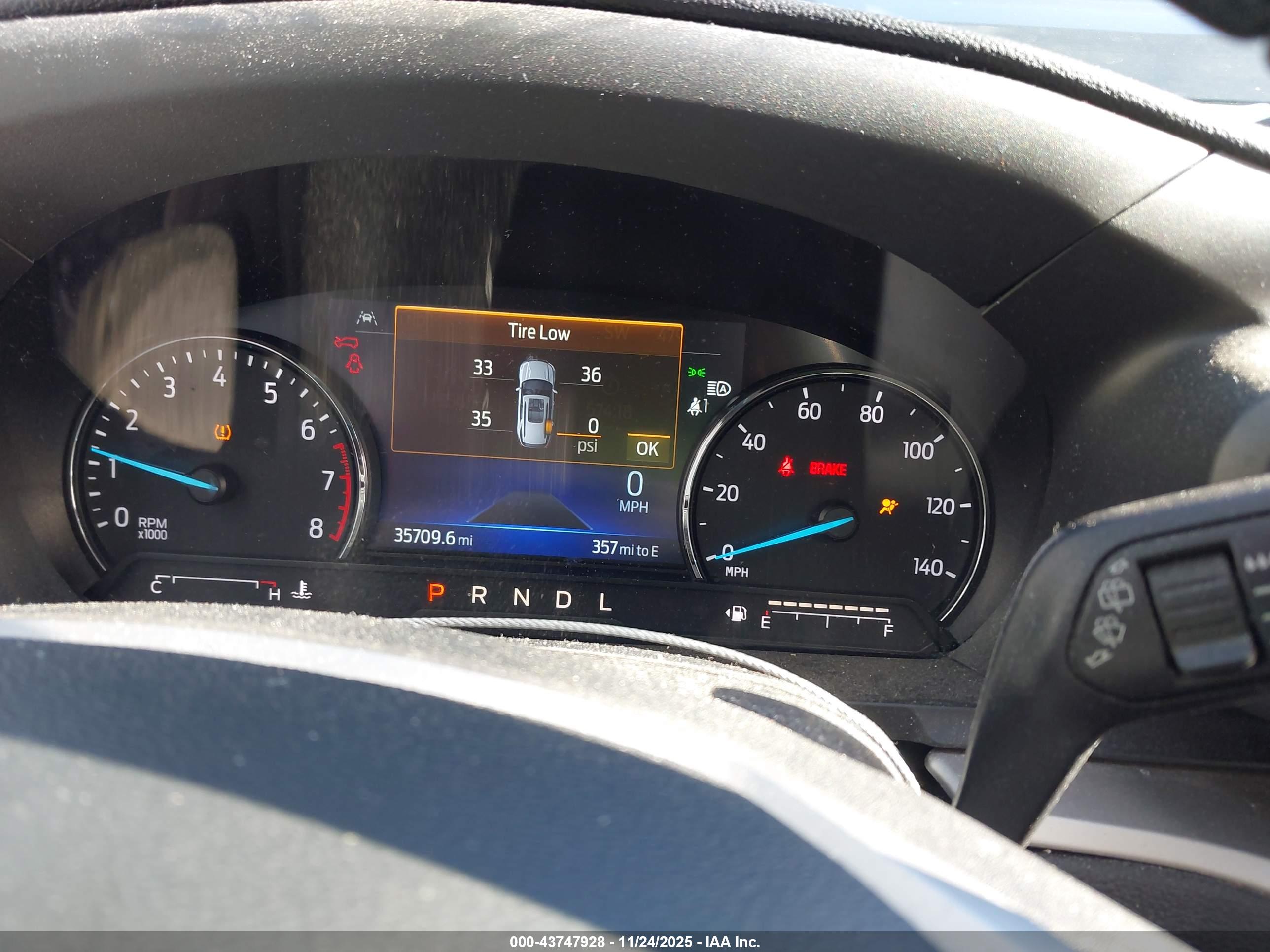 FORD EXPLORER image 7