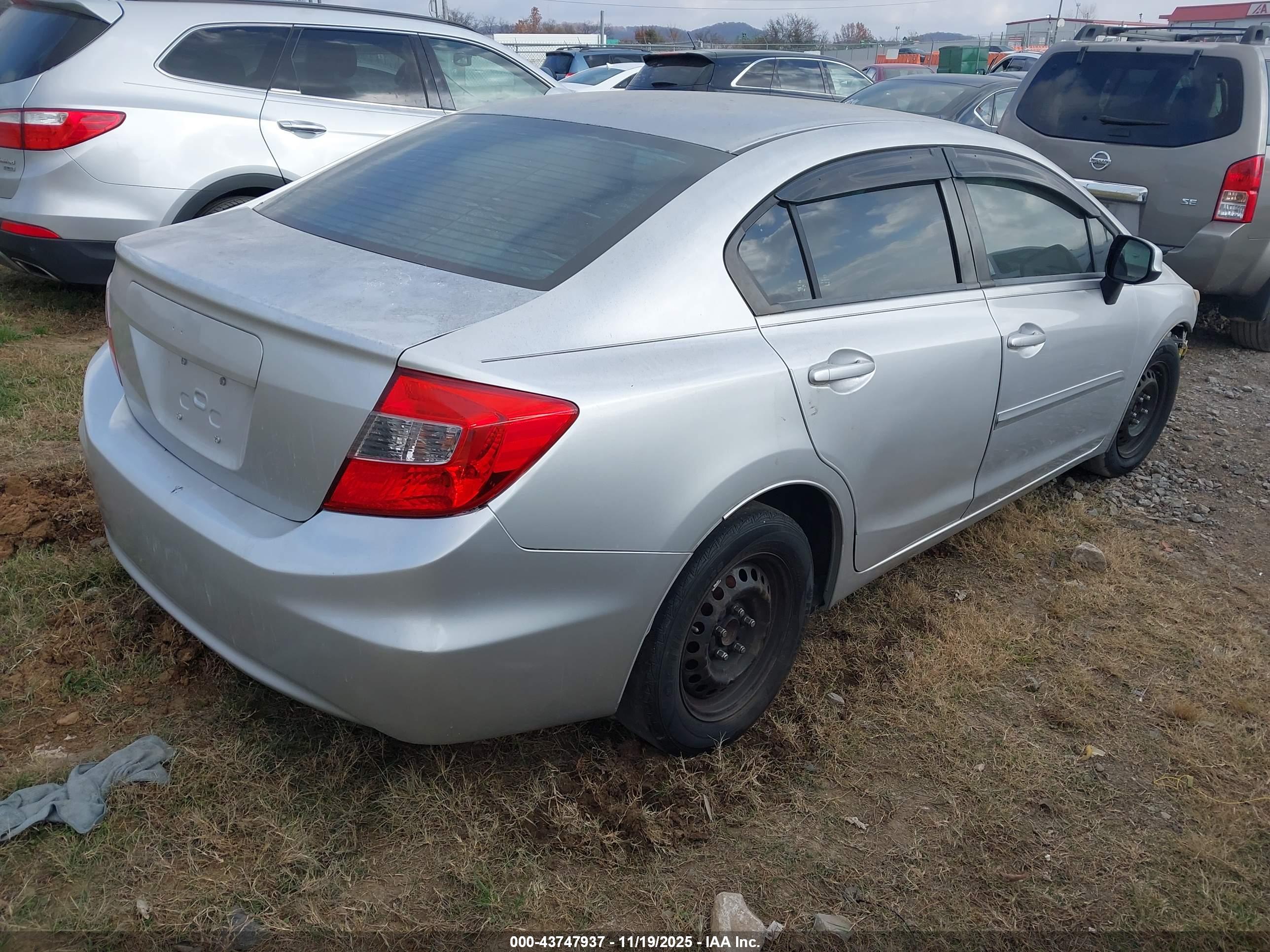 HONDA CIVIC image 4