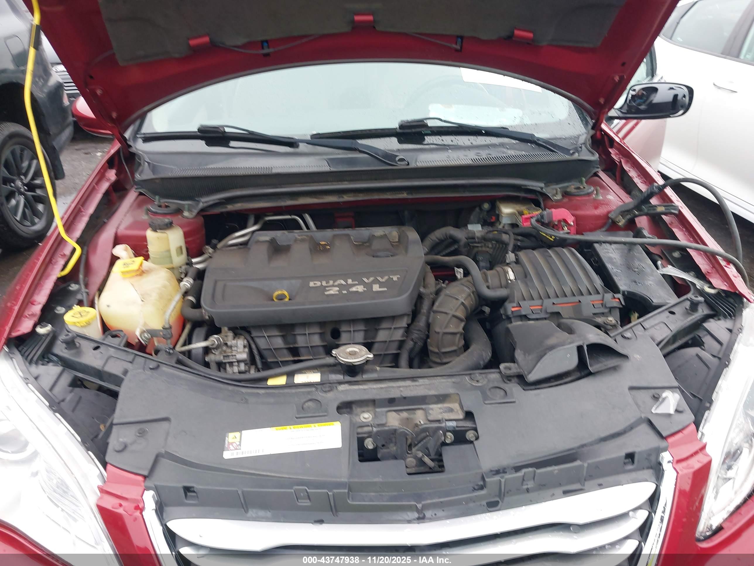 CHRYSLER 200 image 10