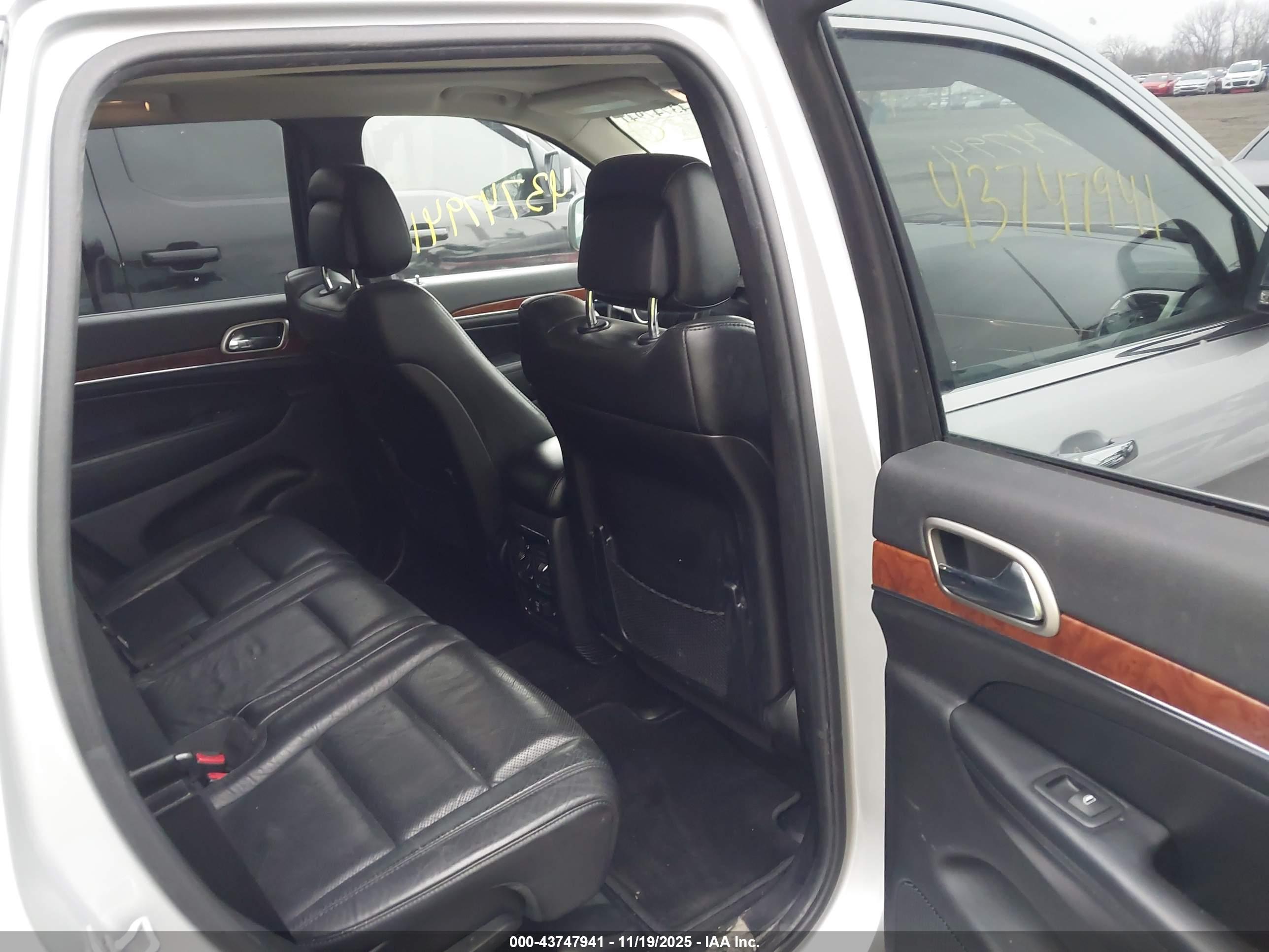 JEEP GRAND image 8
