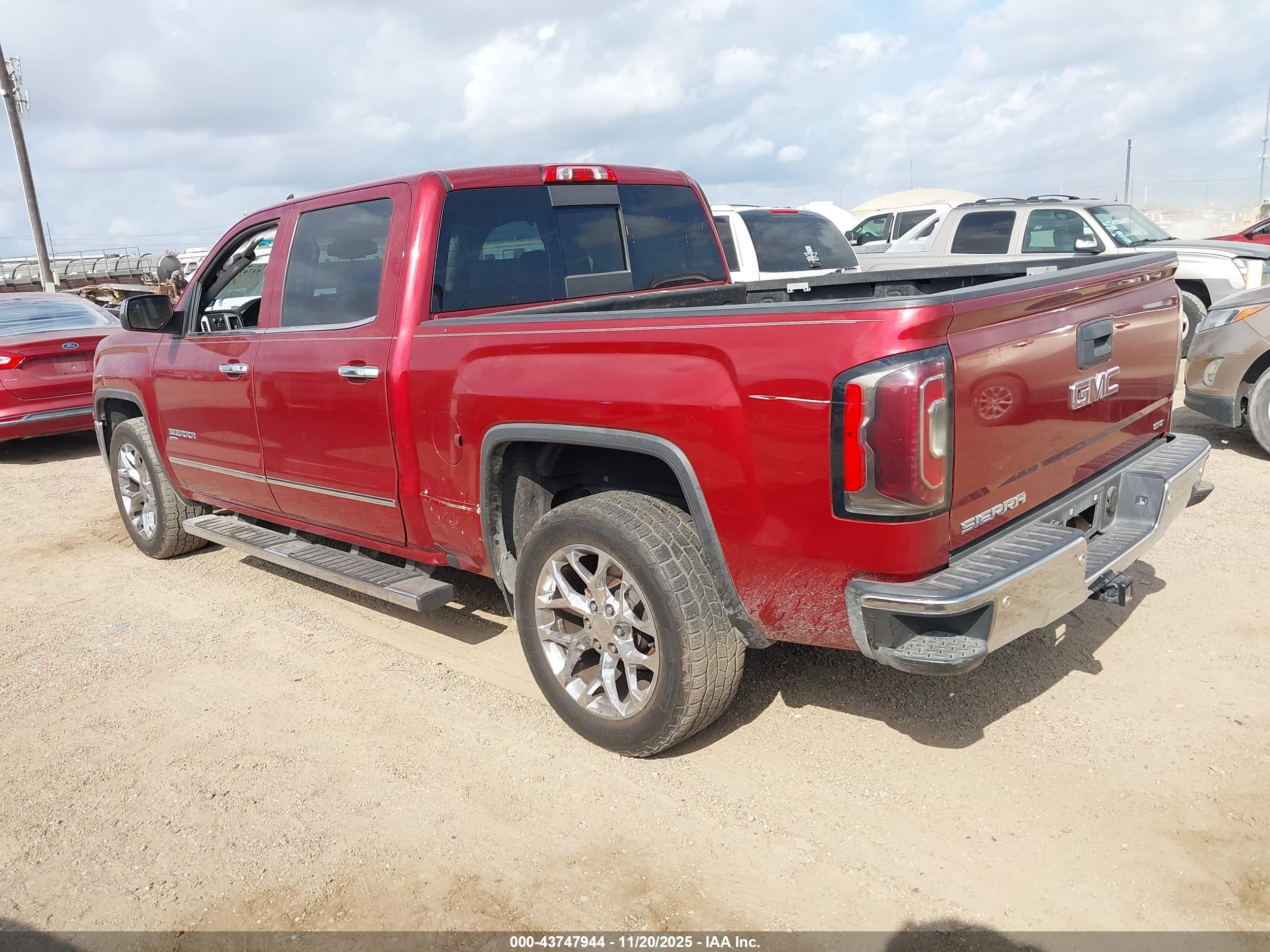GMC SIERRA image 3