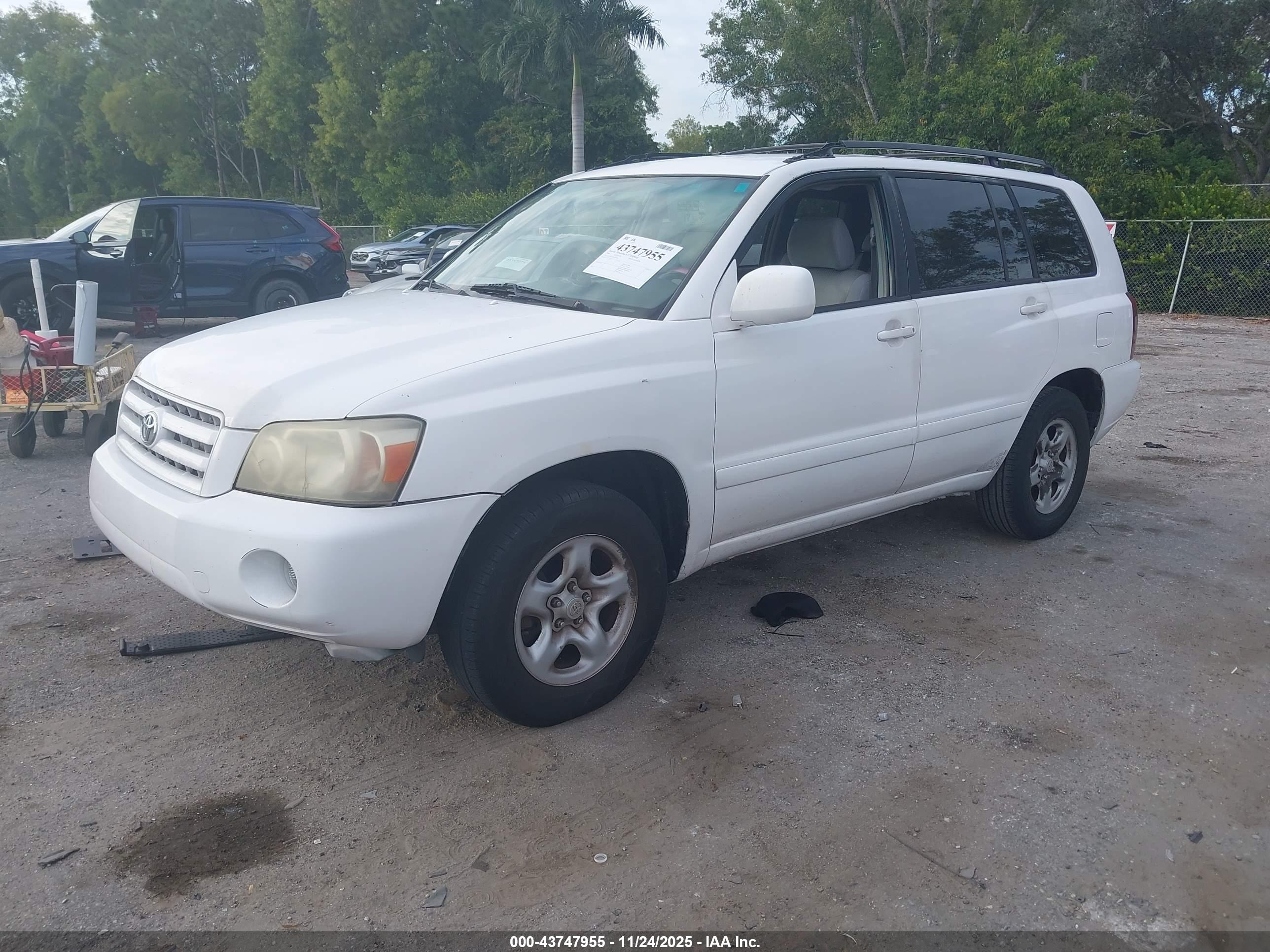 TOYOTA HIGHLANDER image 2