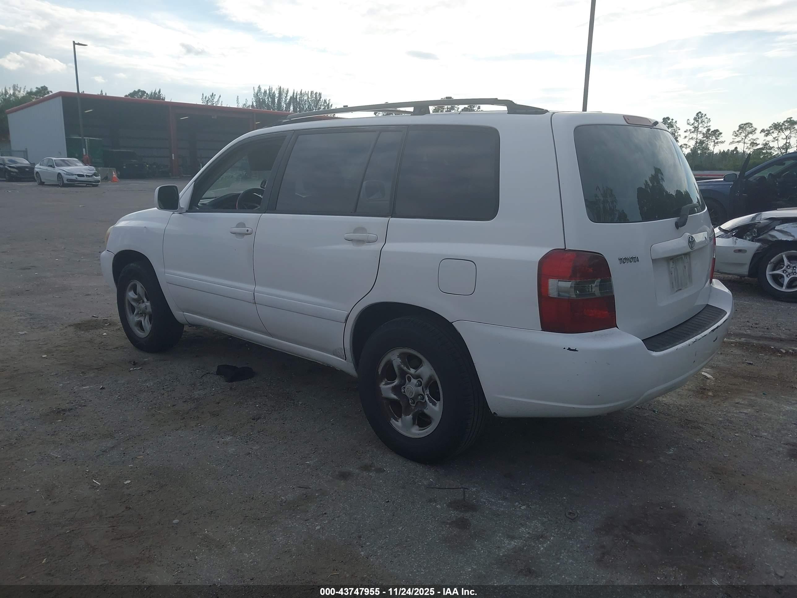 TOYOTA HIGHLANDER image 3