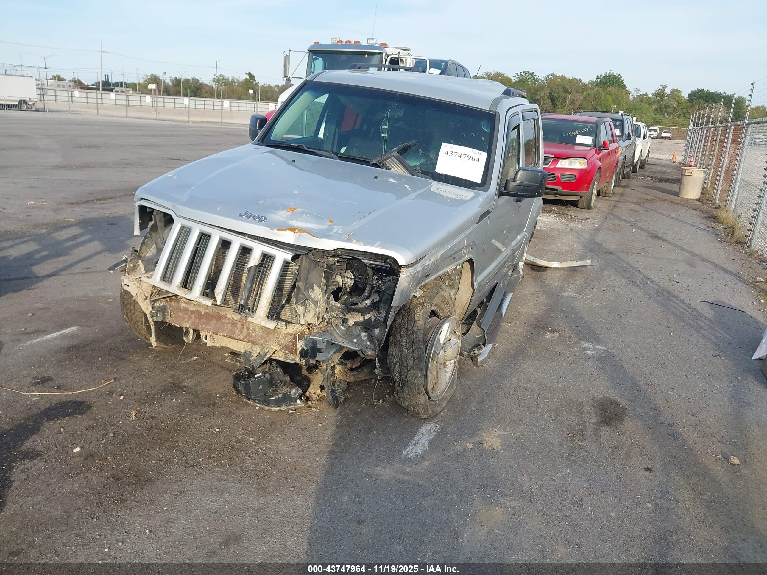 JEEP LIBERTY image 2