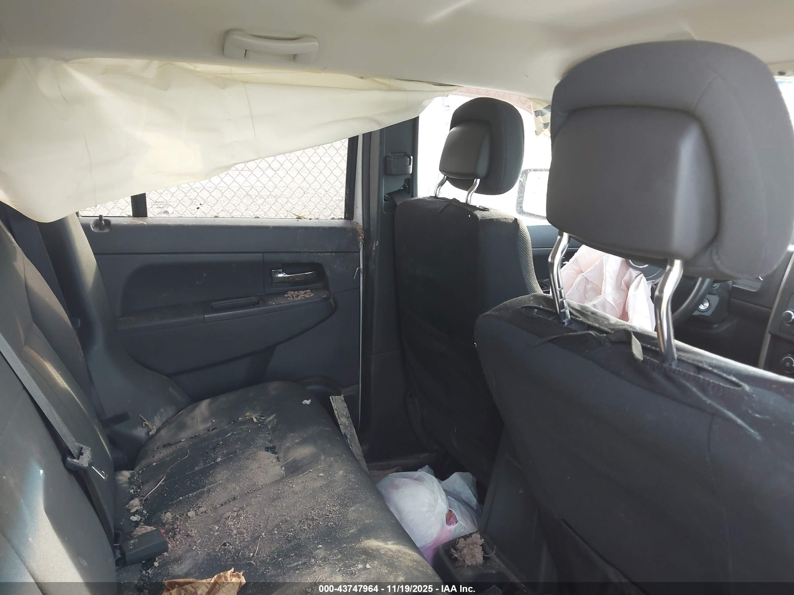 JEEP LIBERTY image 8