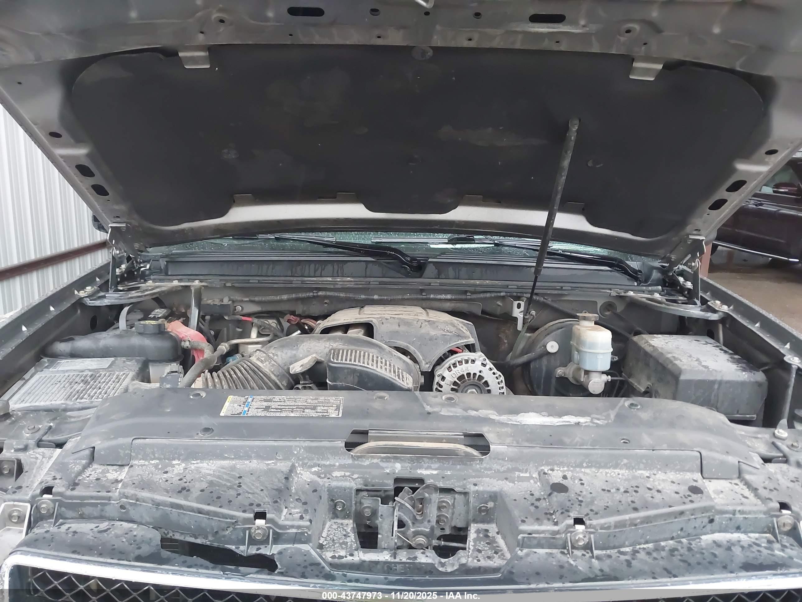 CHEVROLET TAHOE image 10