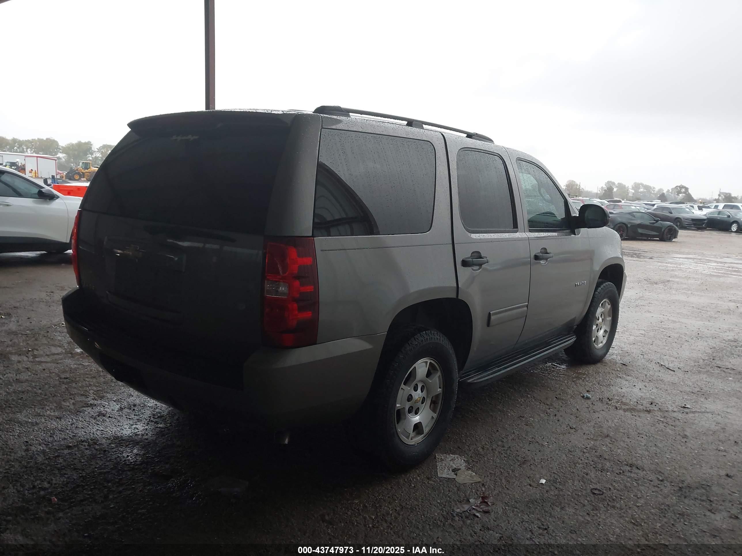 CHEVROLET TAHOE image 4
