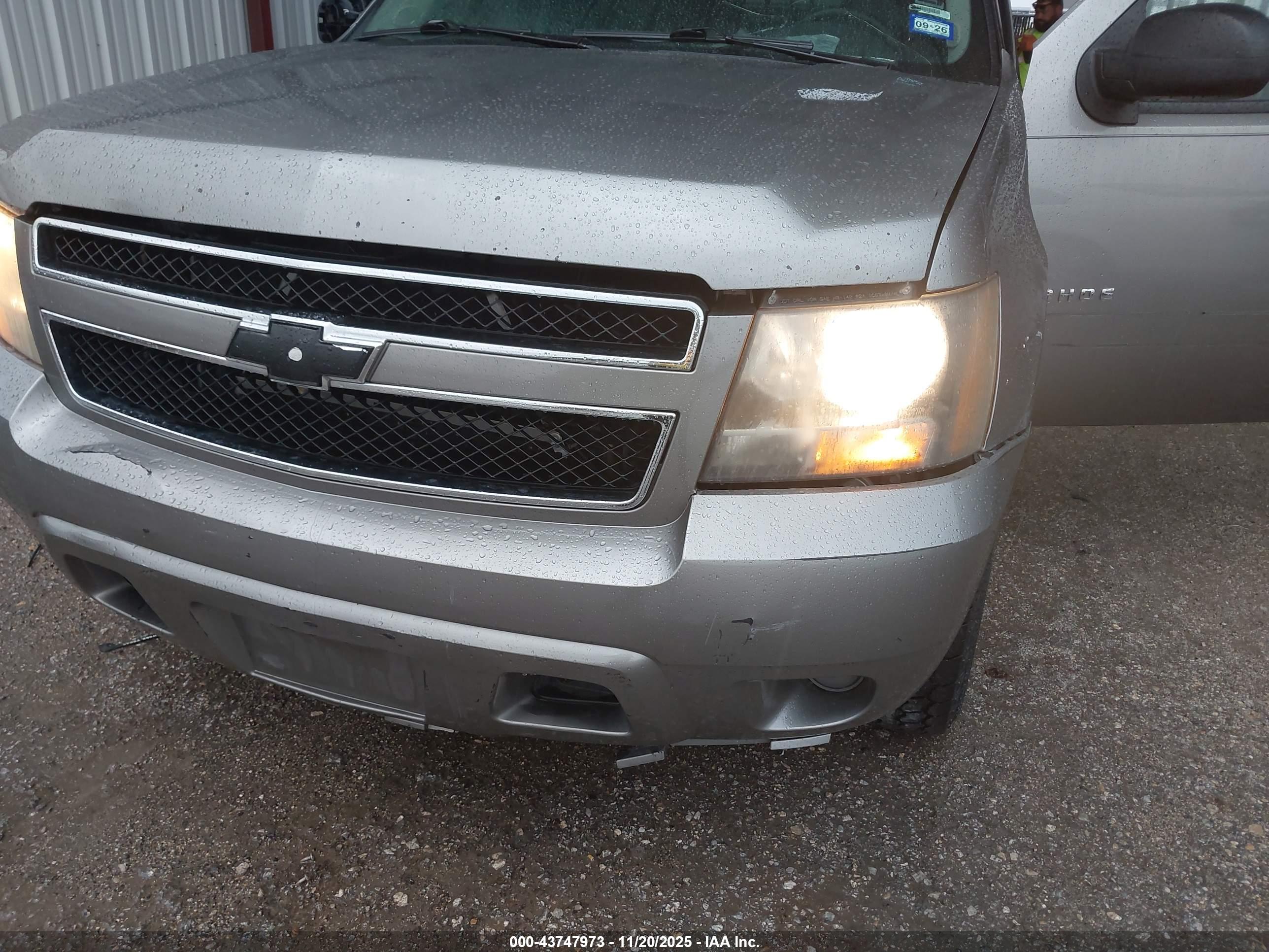 CHEVROLET TAHOE image 6