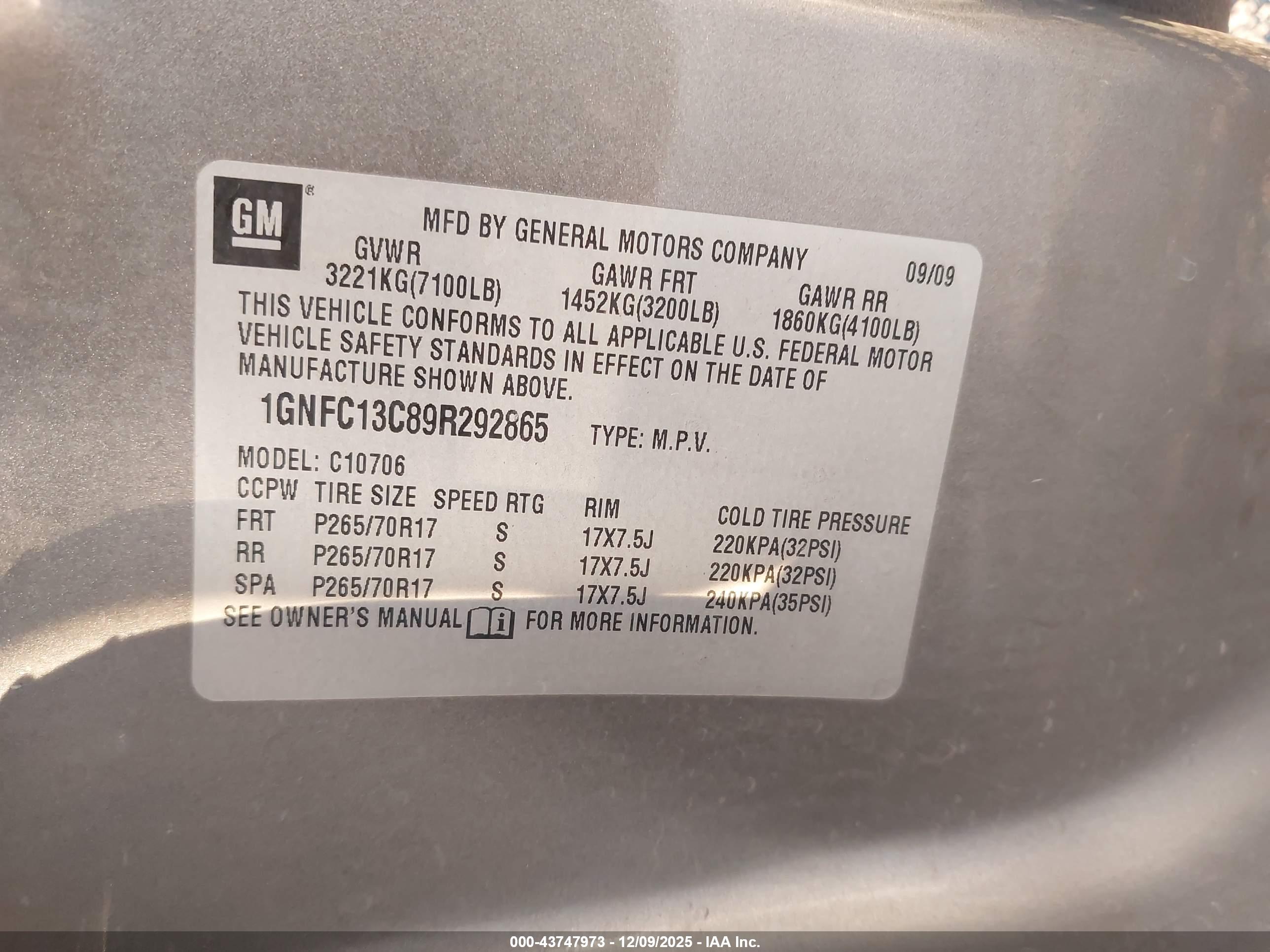 CHEVROLET TAHOE image 9