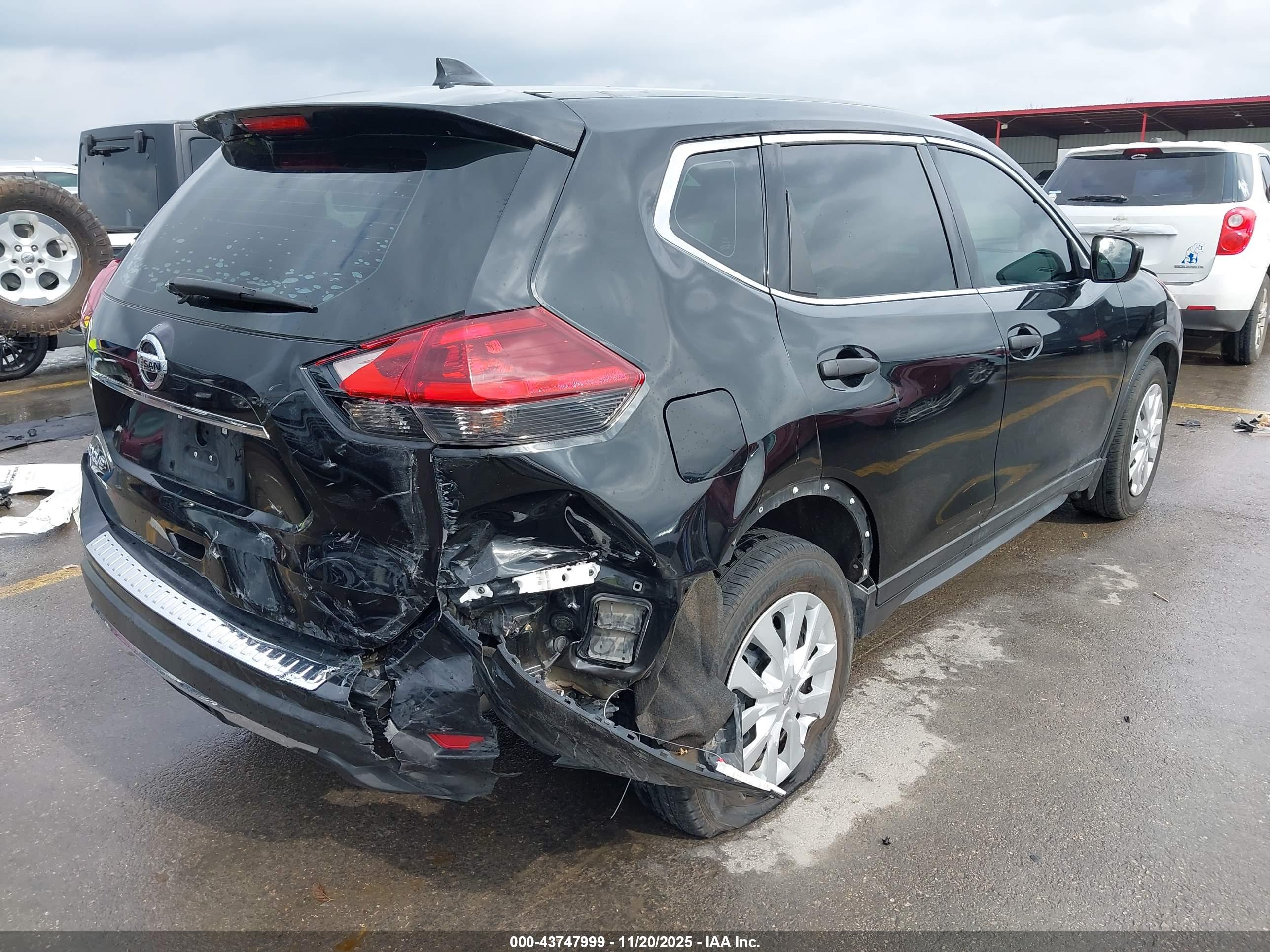 NISSAN ROGUE image 4