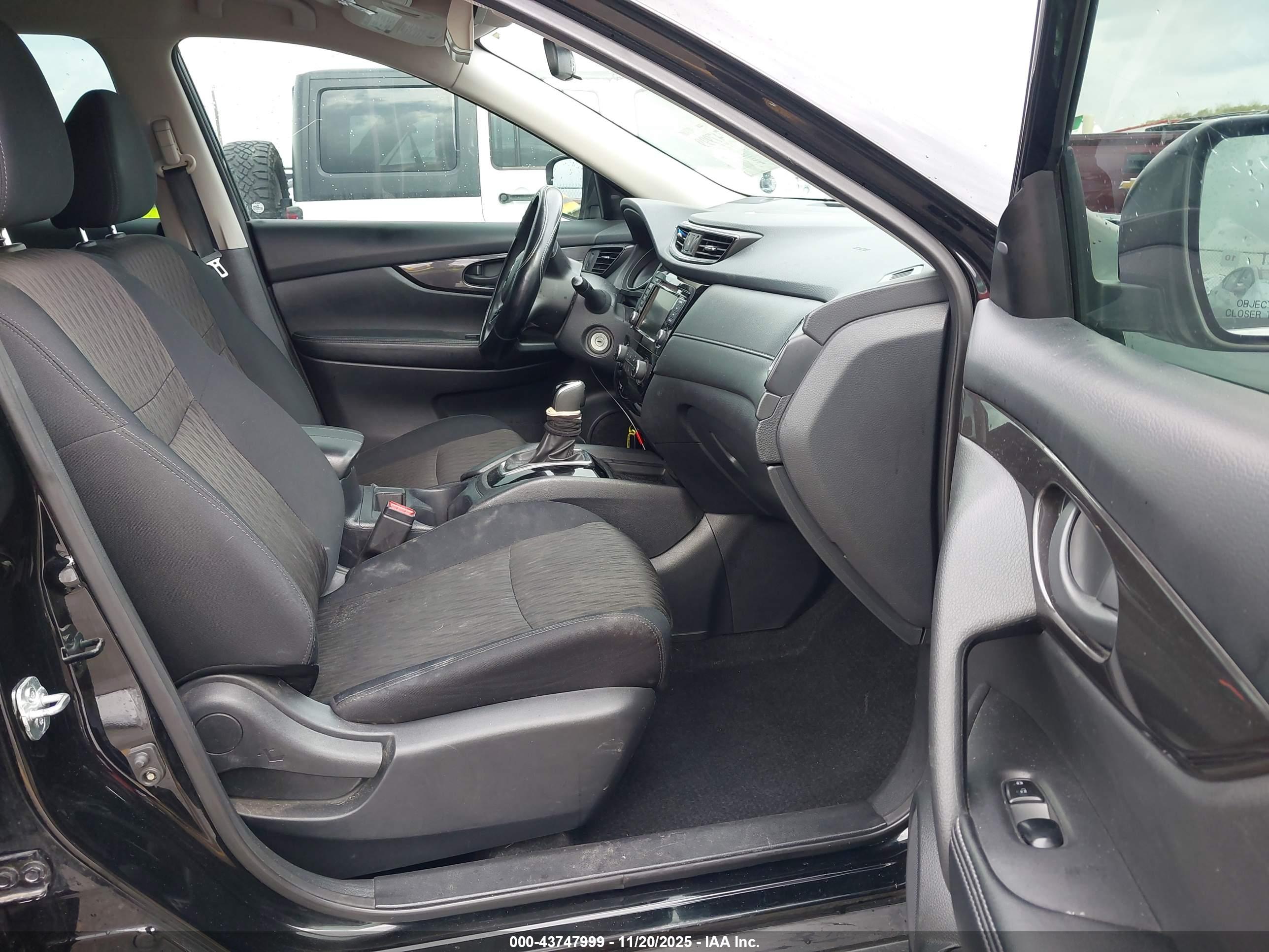 NISSAN ROGUE image 5