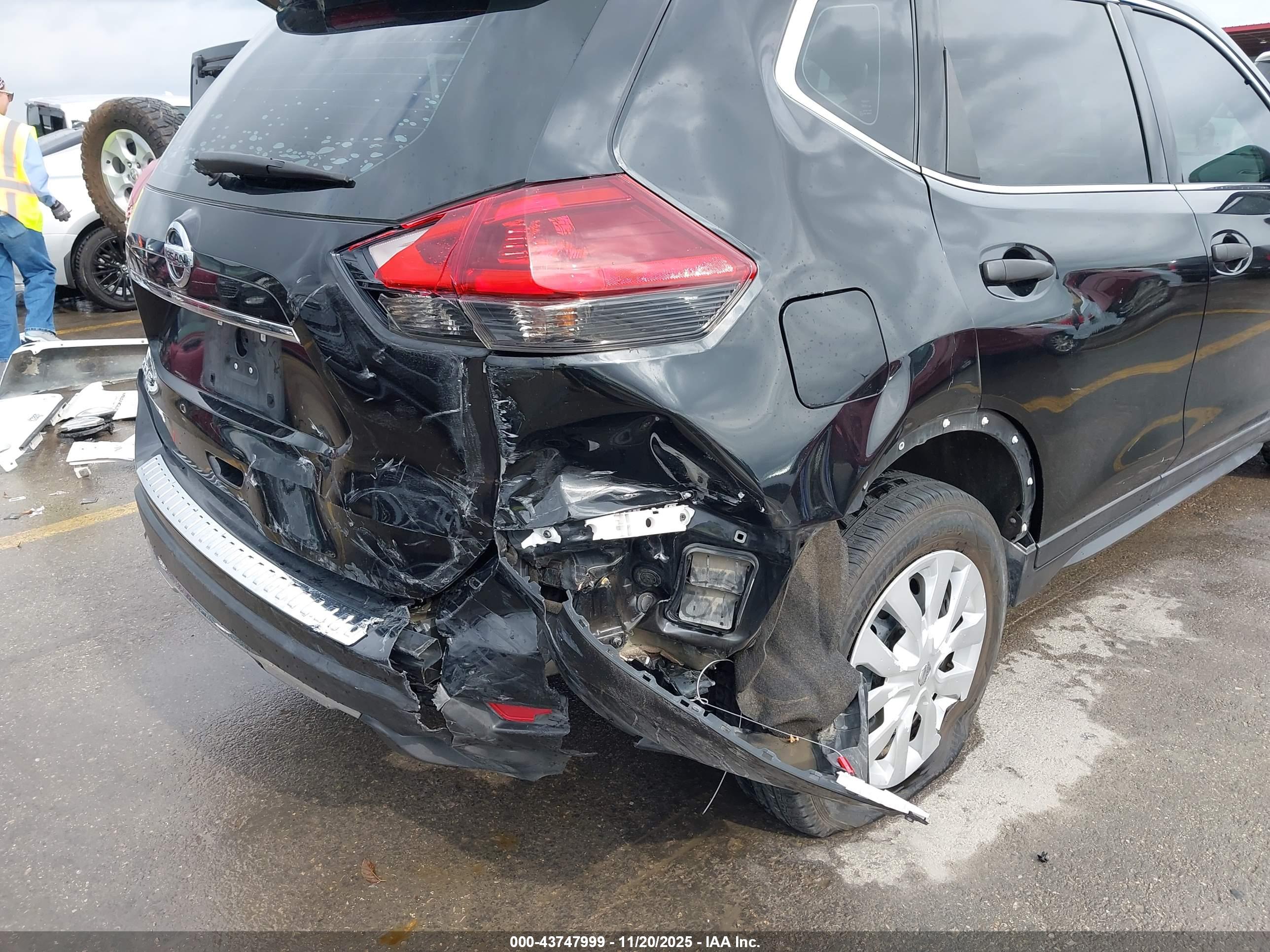 NISSAN ROGUE image 6