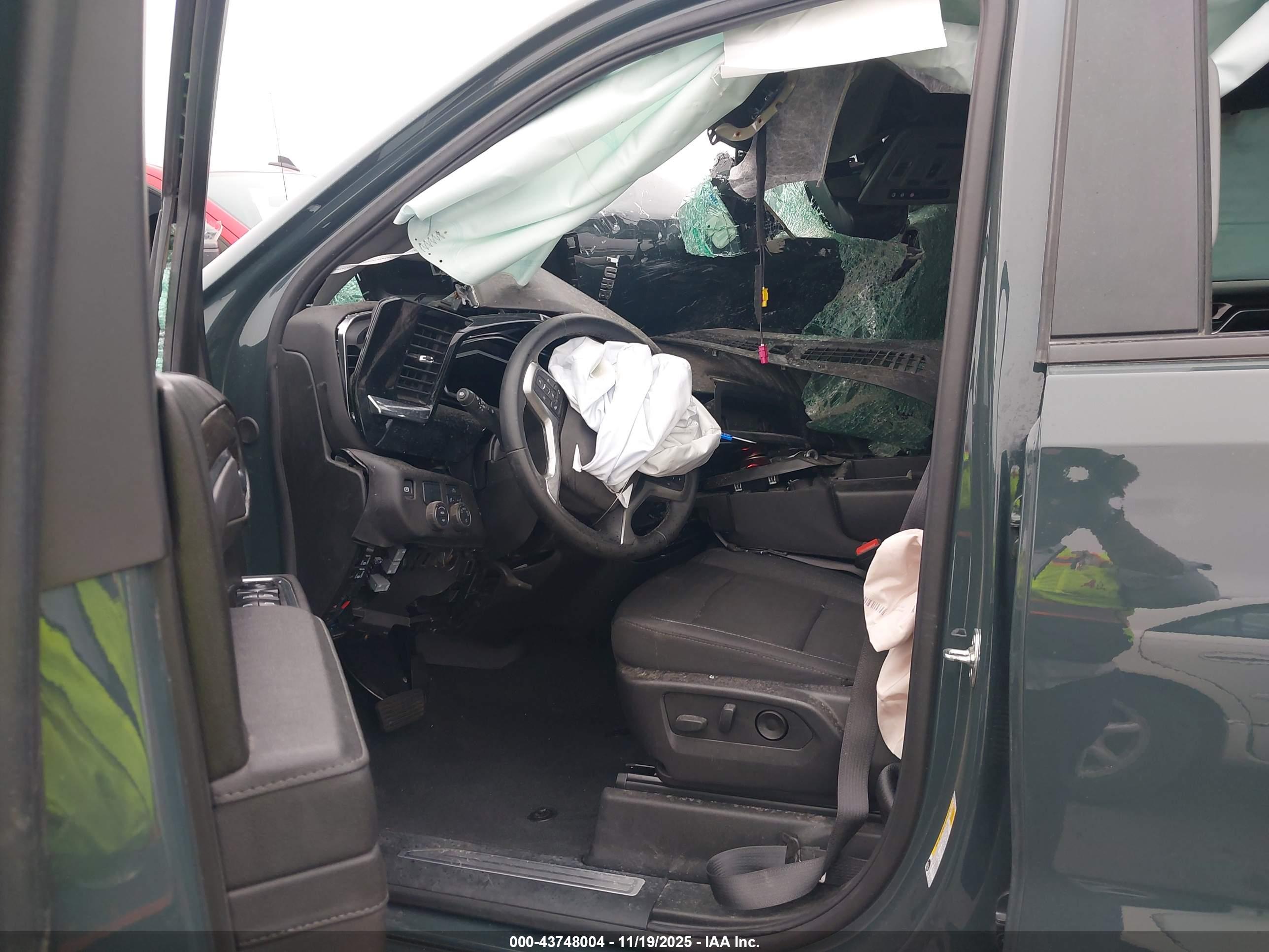 CHEVROLET SILVERADO image 5