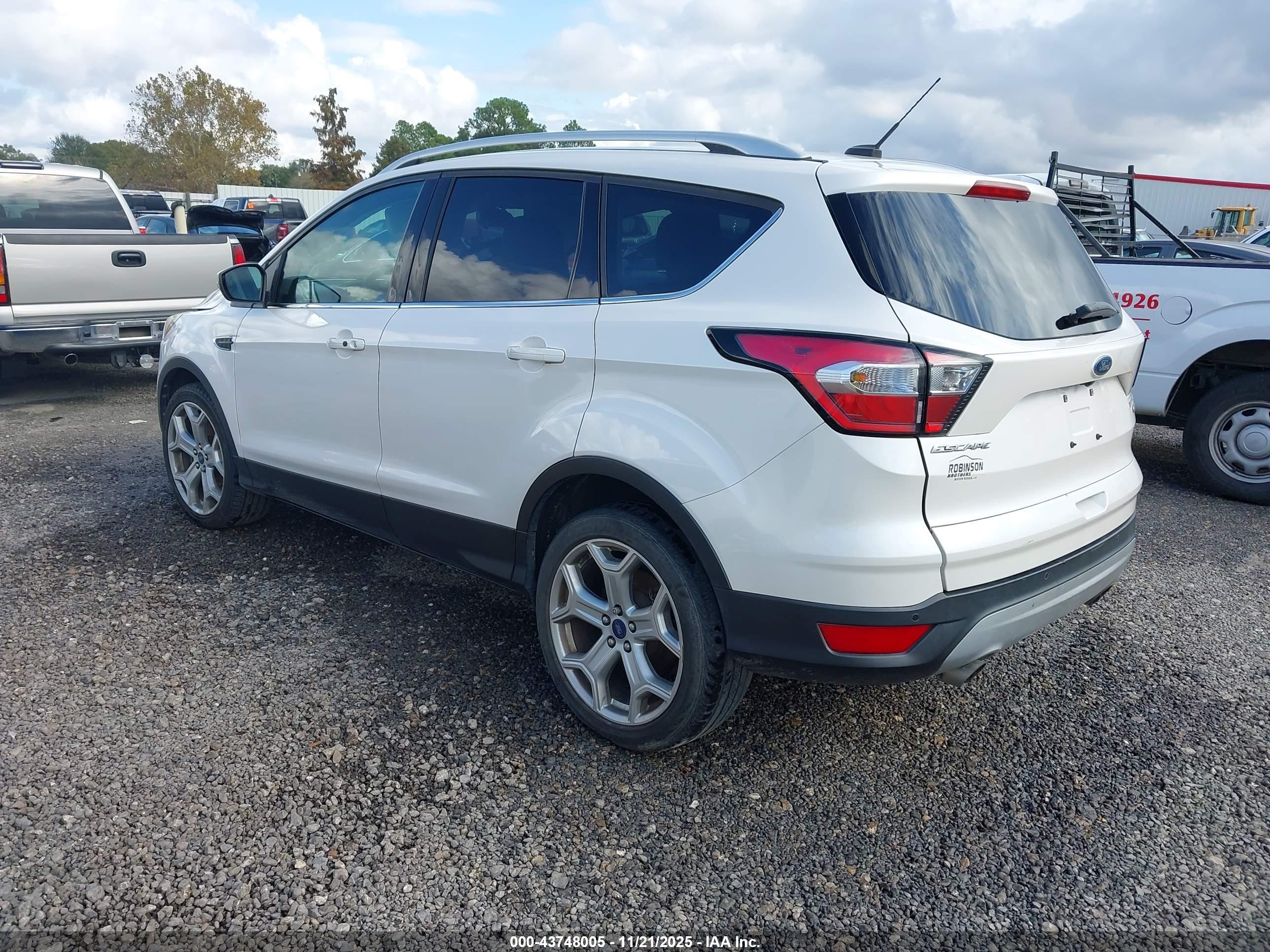 FORD ESCAPE image 3