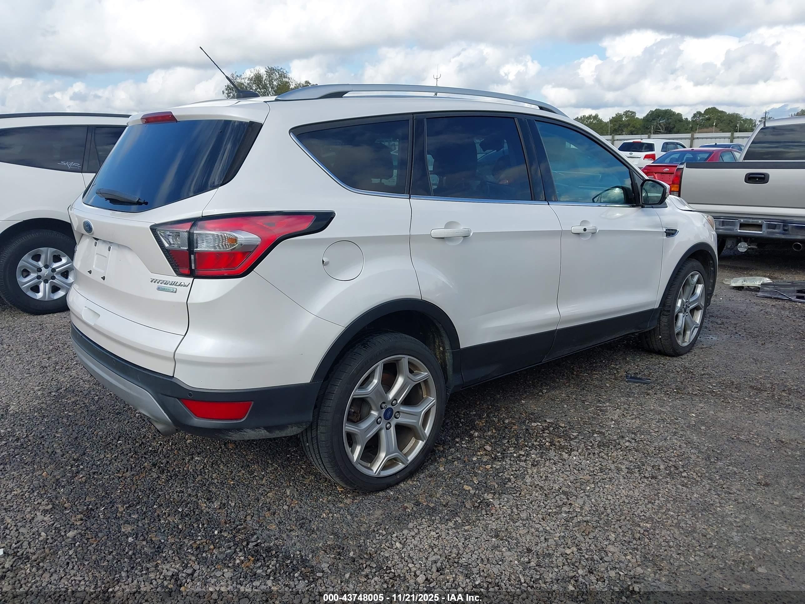 FORD ESCAPE image 4