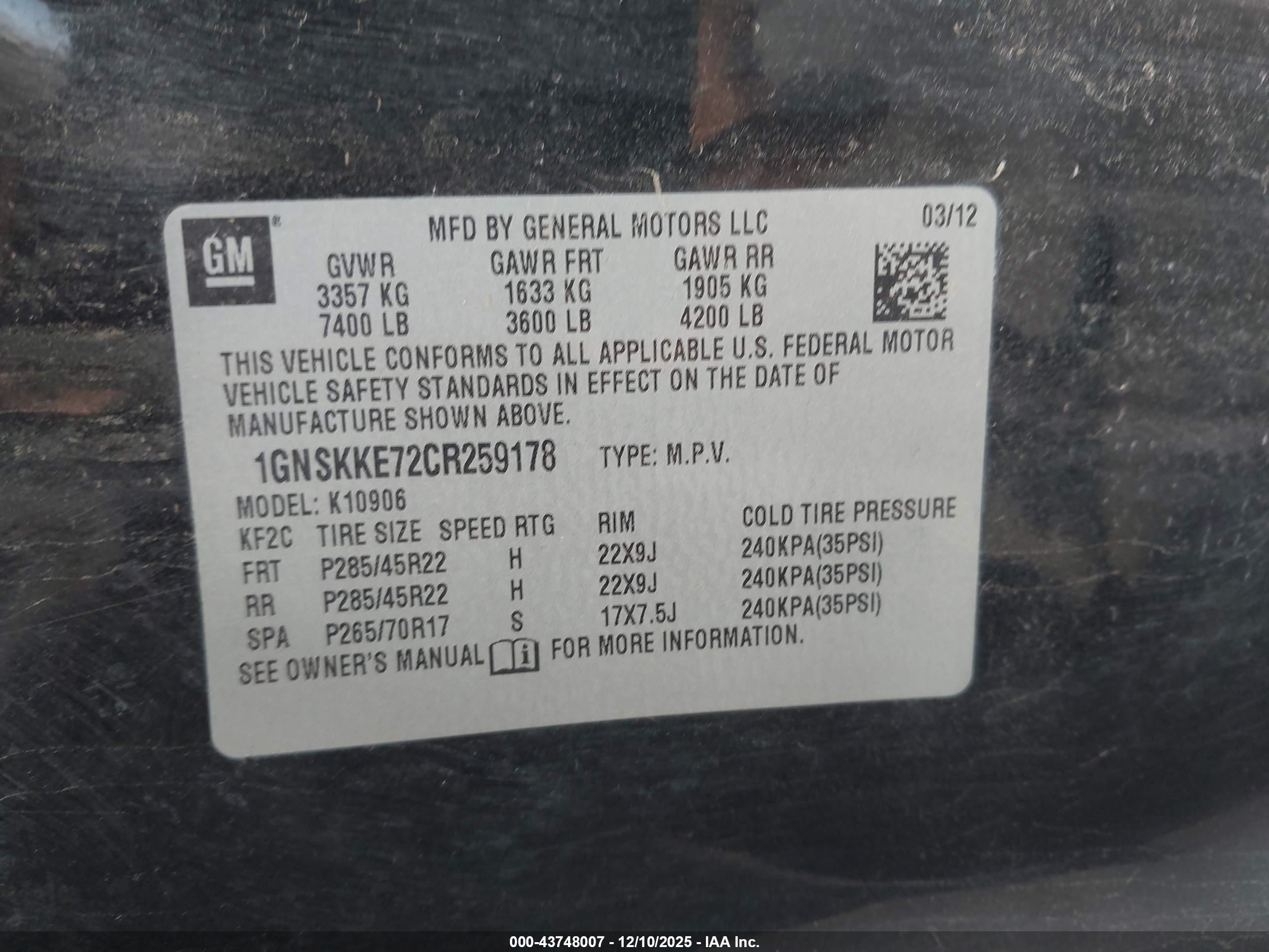 CHEVROLET SUBURBAN image 9