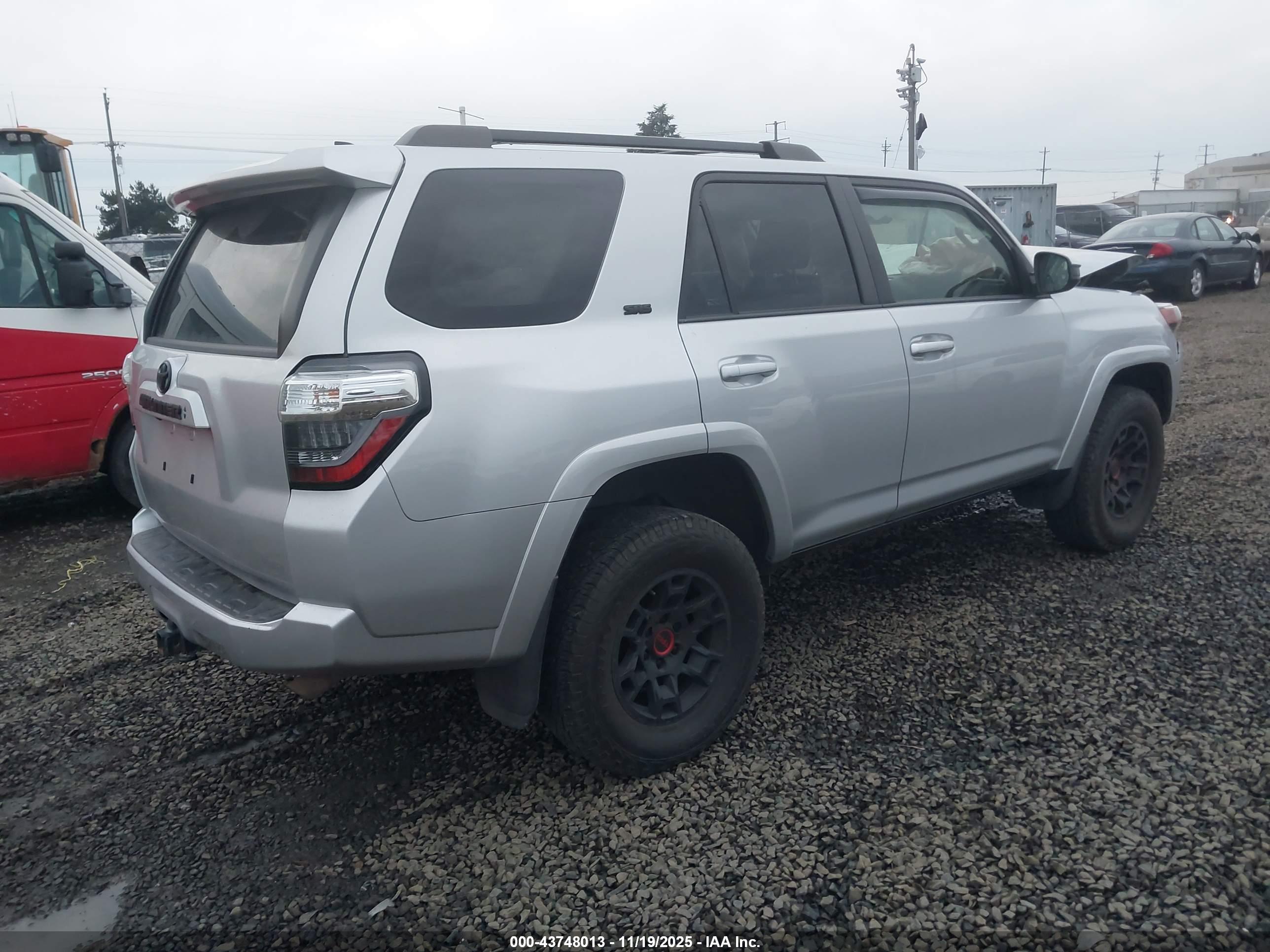 TOYOTA 4RUNNER image 4