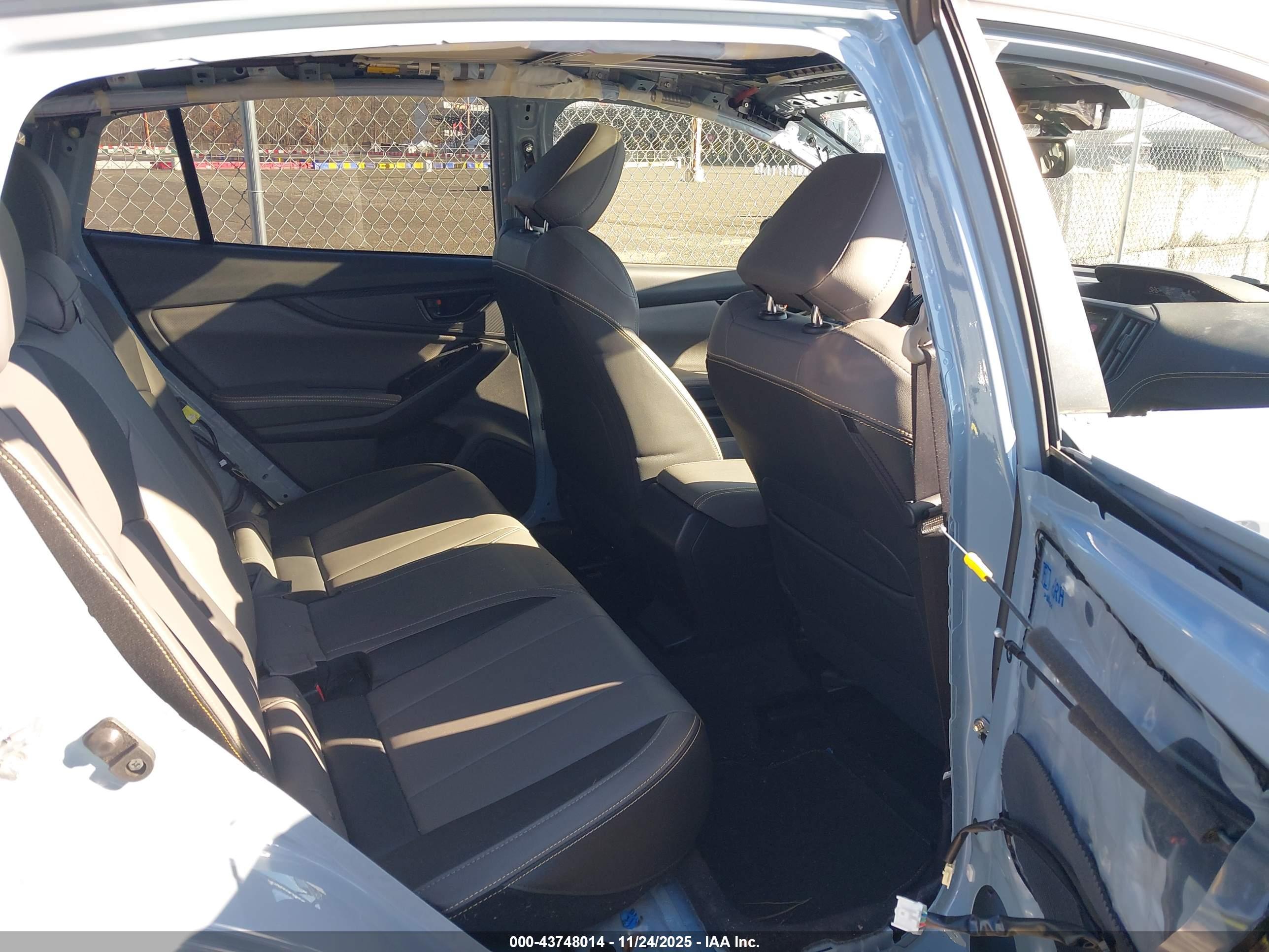 SUBARU CROSSTREK image 8