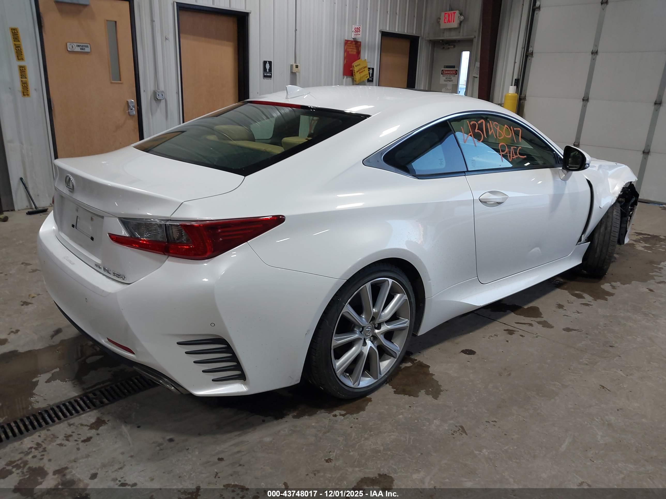 LEXUS RC image 4