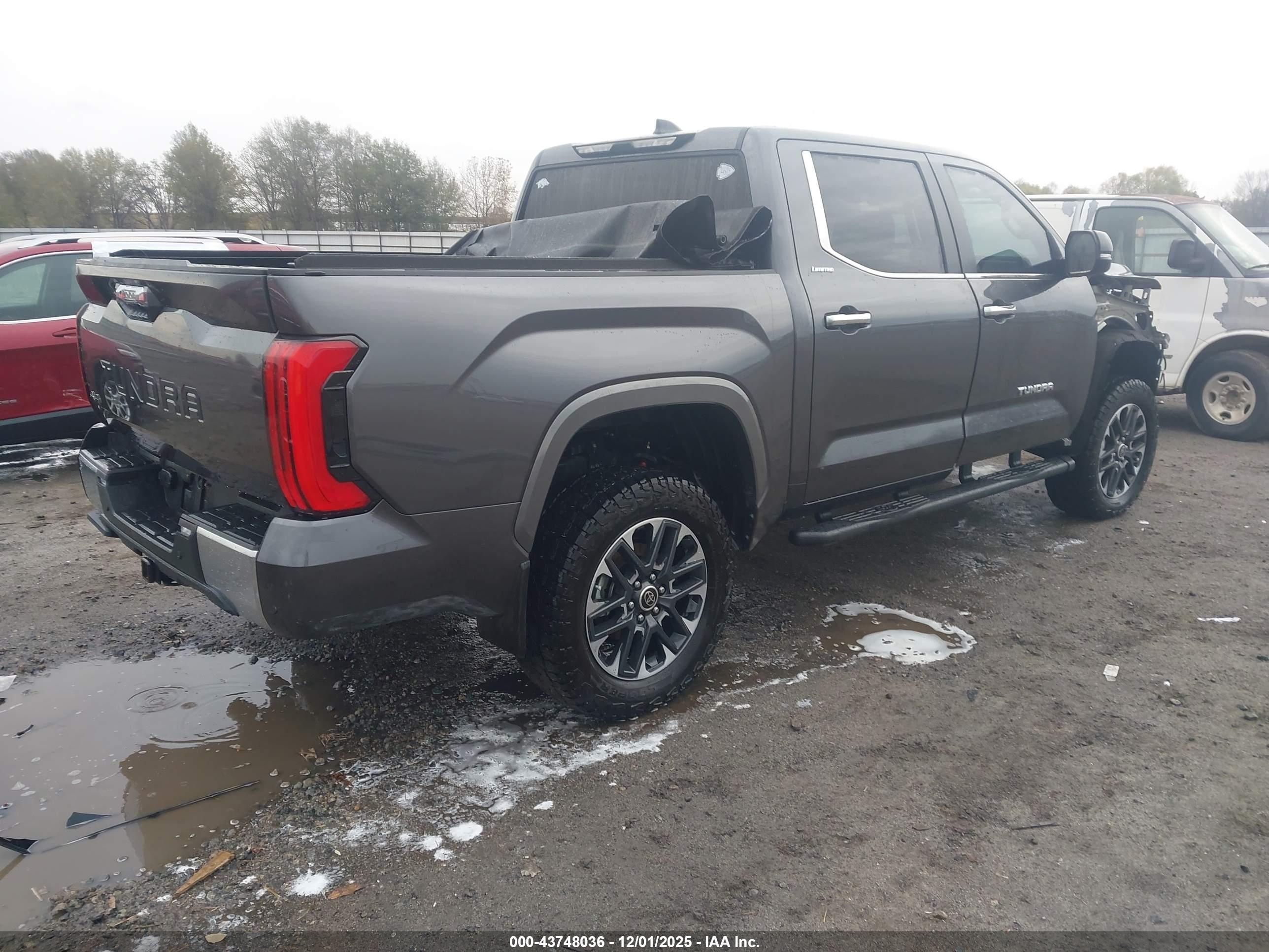 TOYOTA TUNDRA image 4