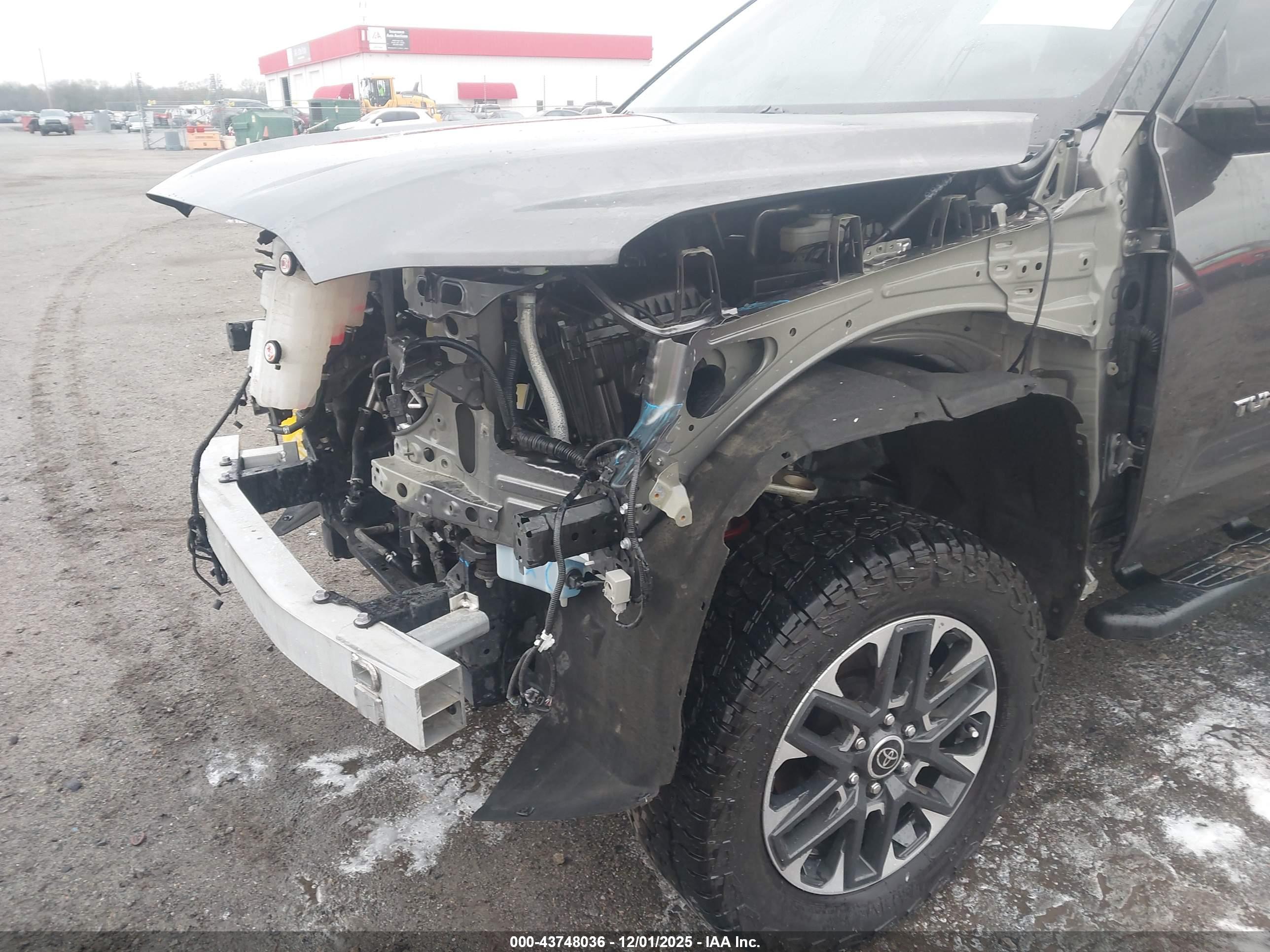 TOYOTA TUNDRA image 6