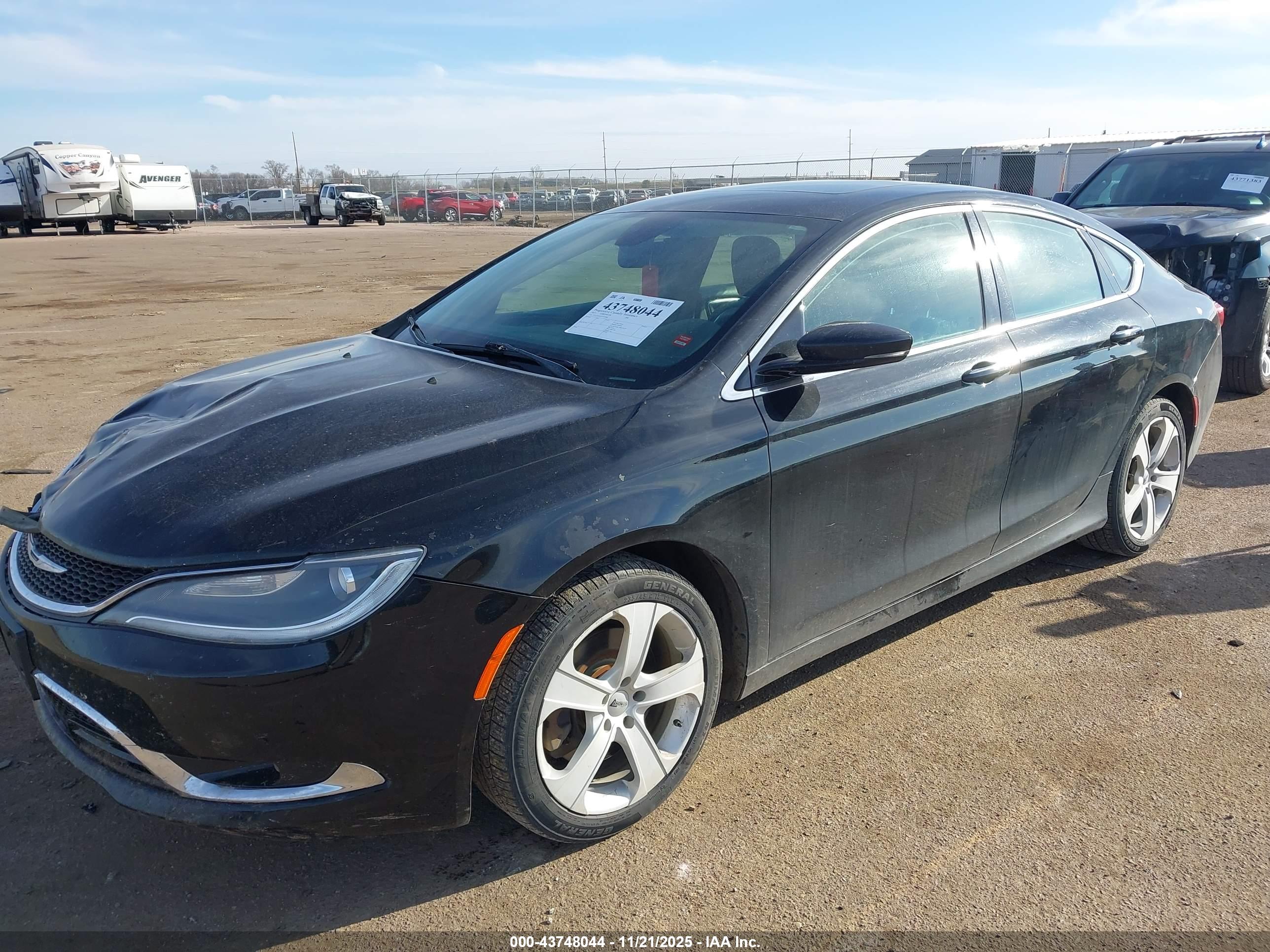 CHRYSLER 200 image 2