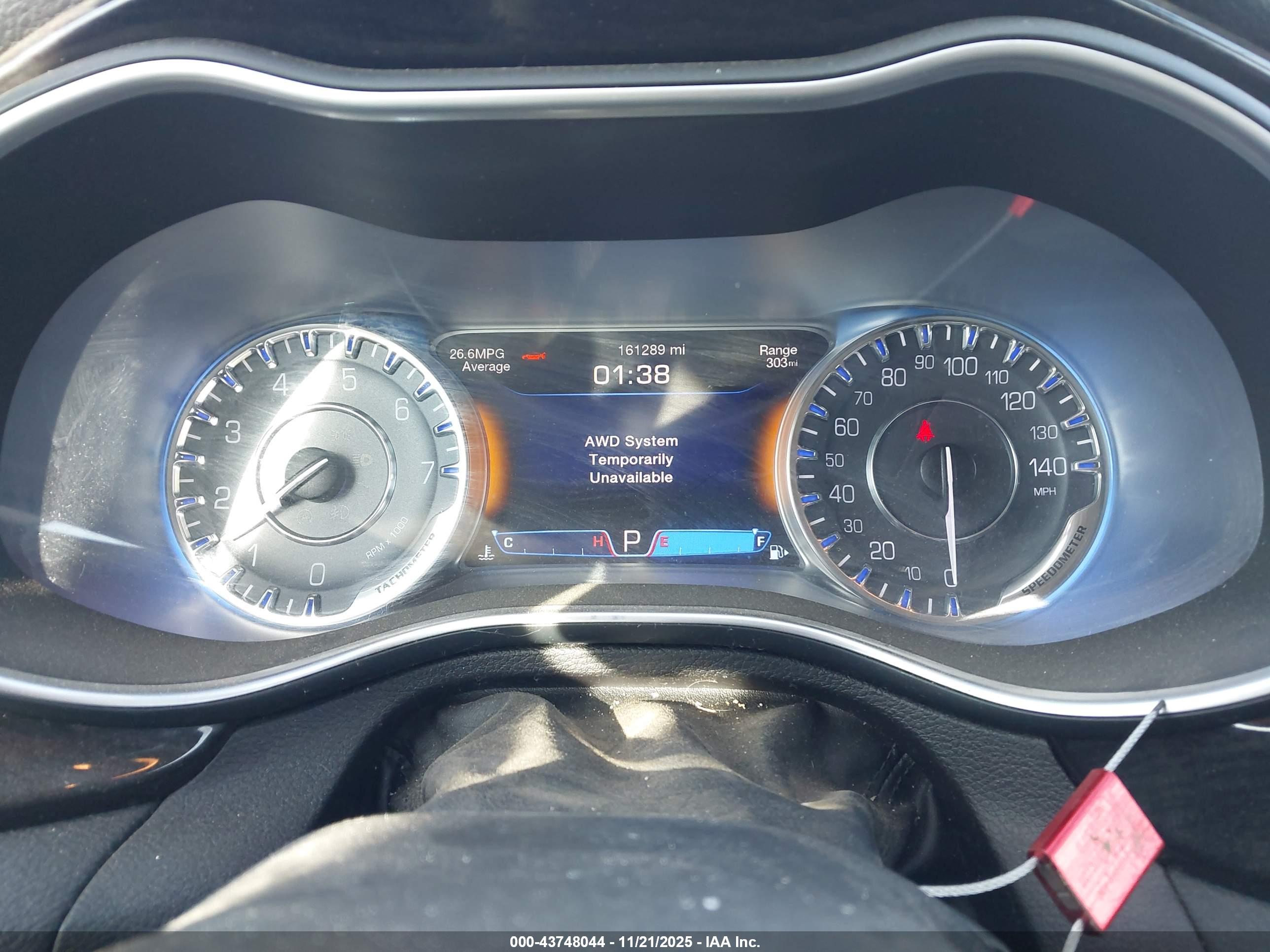 CHRYSLER 200 image 7