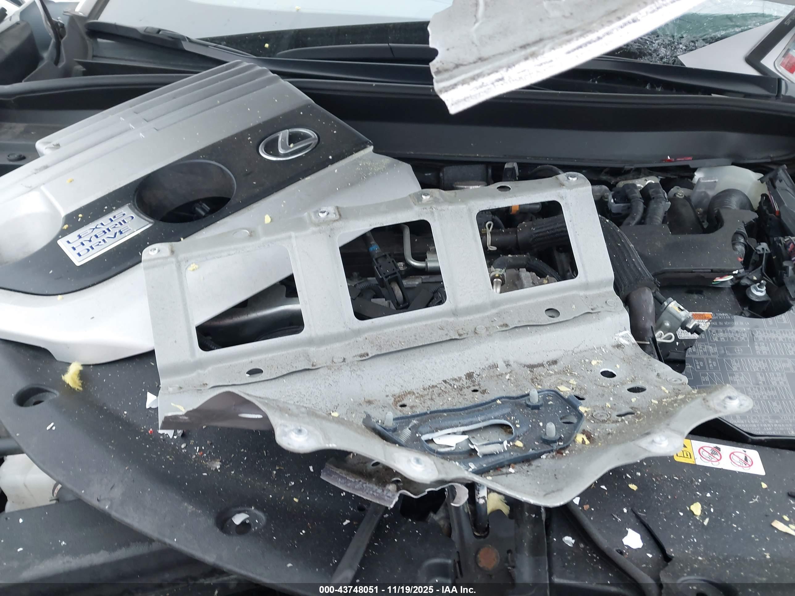 LEXUS UX image 10