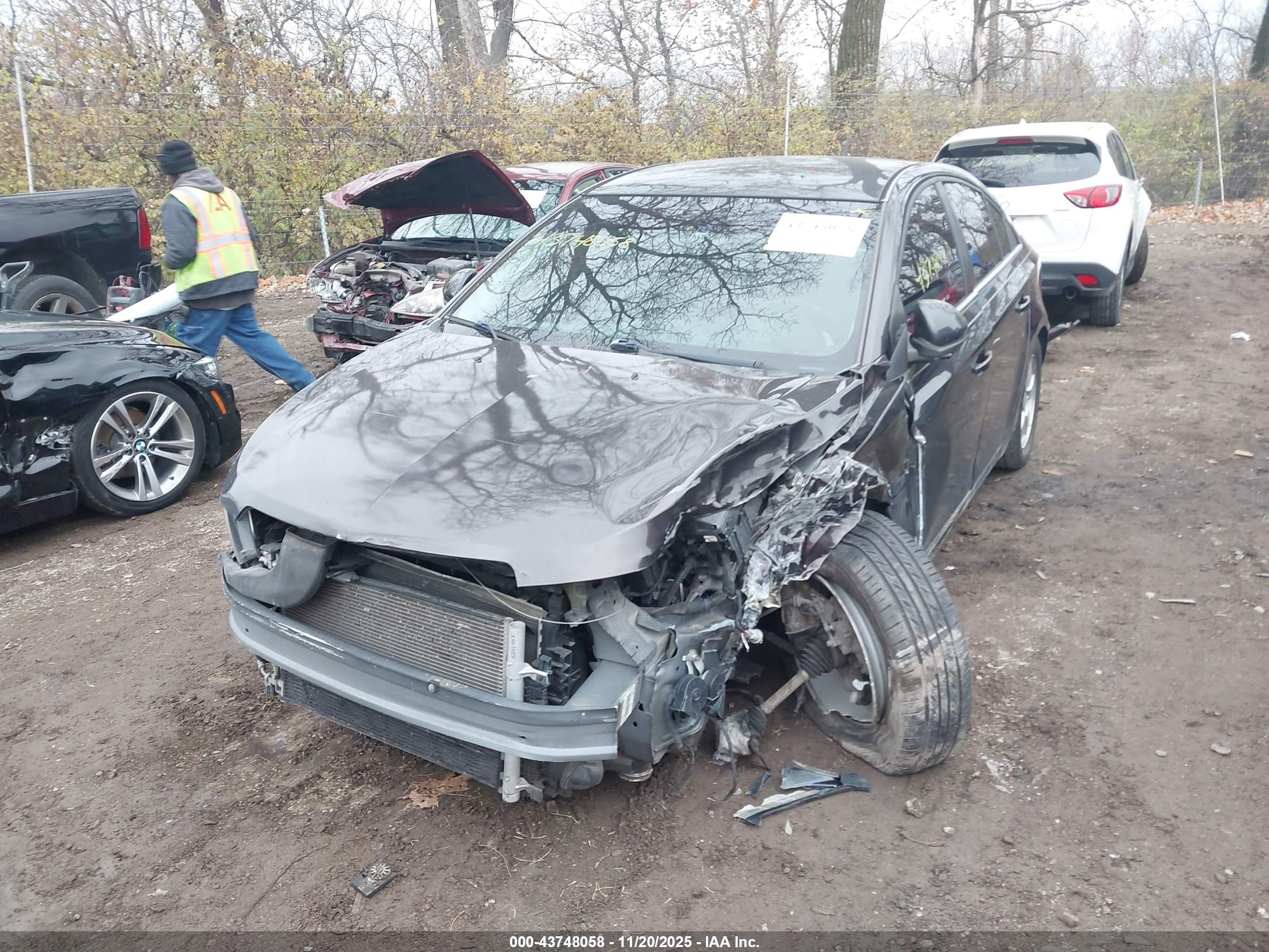 CHEVROLET CRUZE image 2