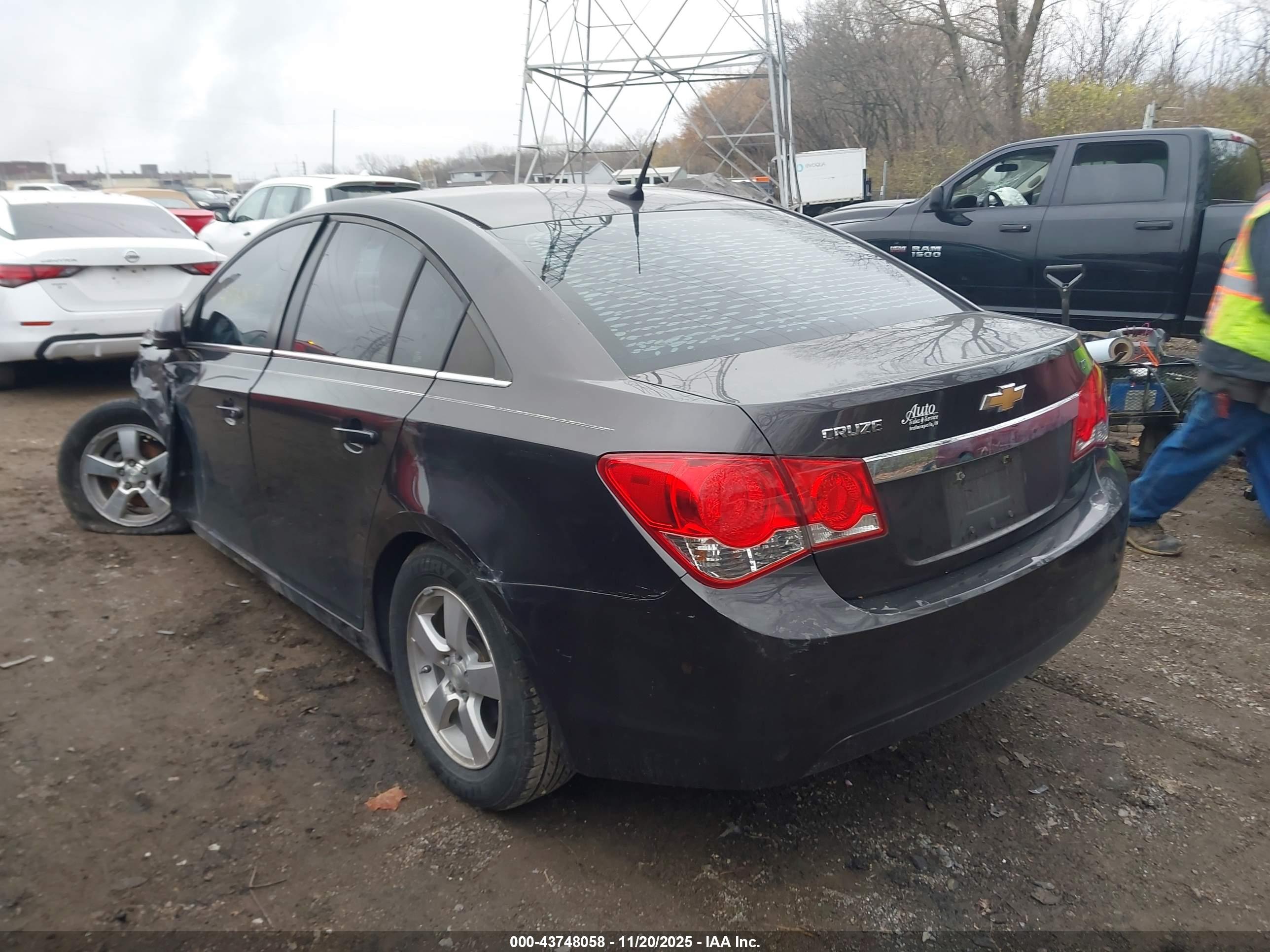 CHEVROLET CRUZE image 3