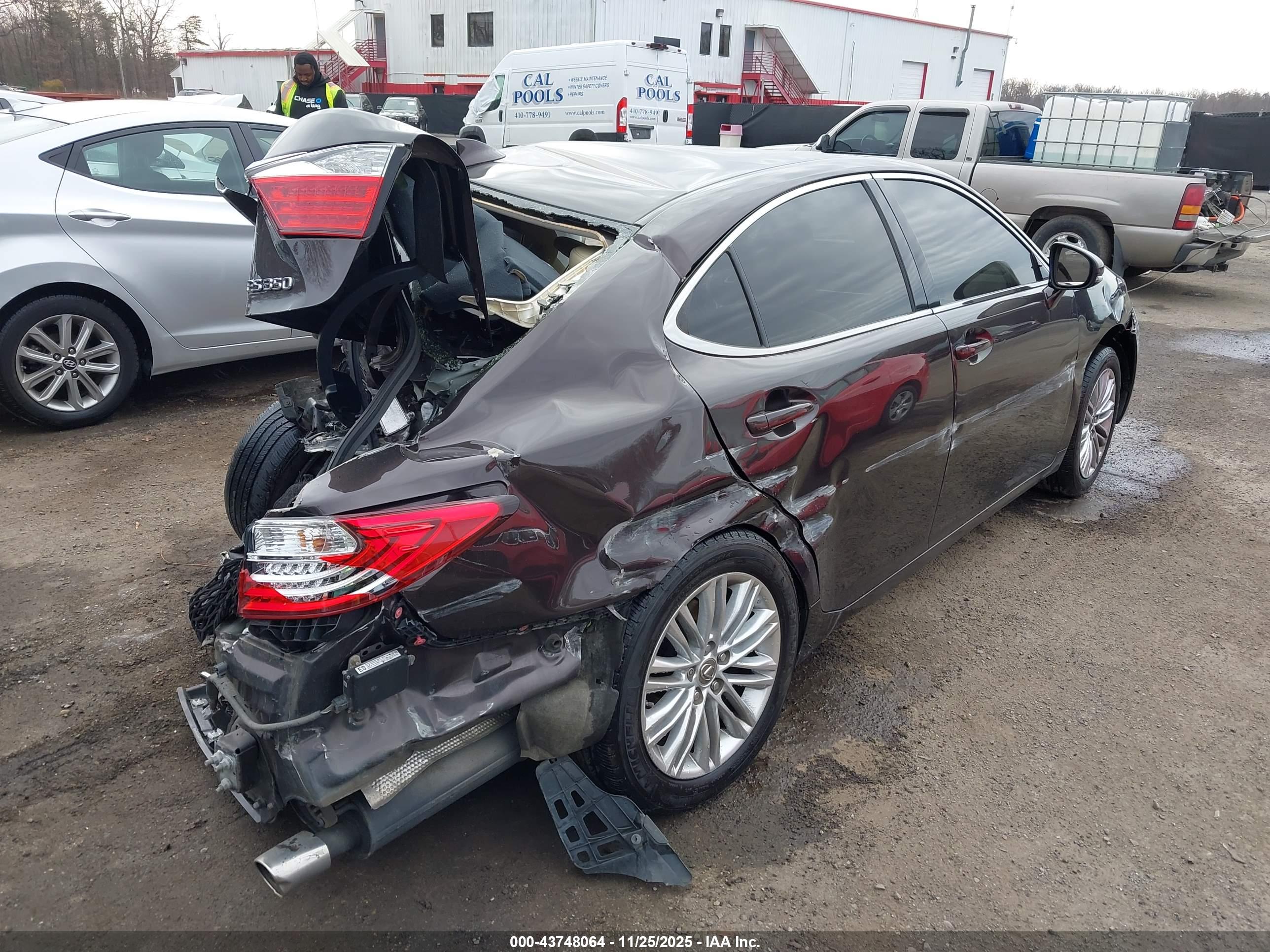 LEXUS ES image 4