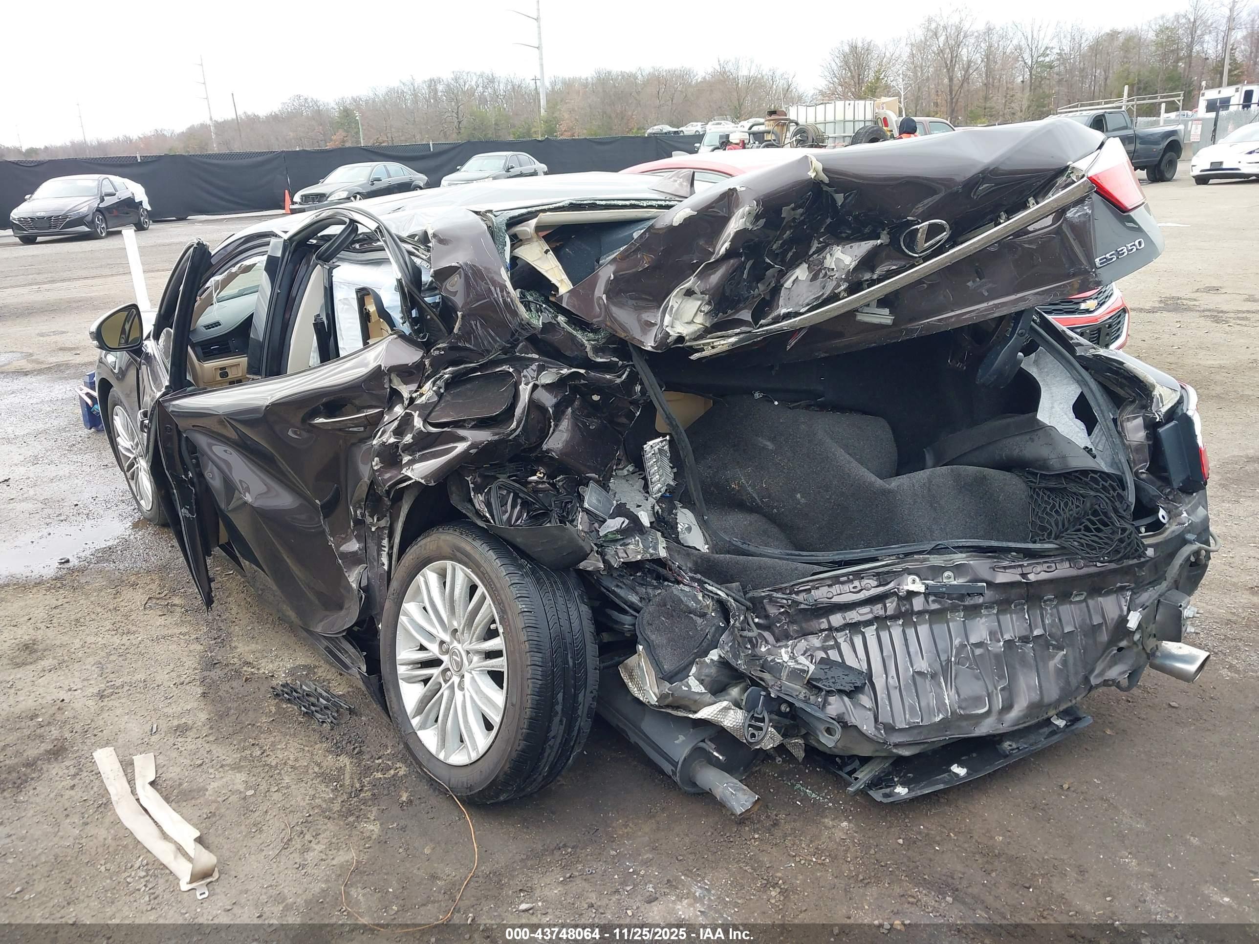 LEXUS ES image 6
