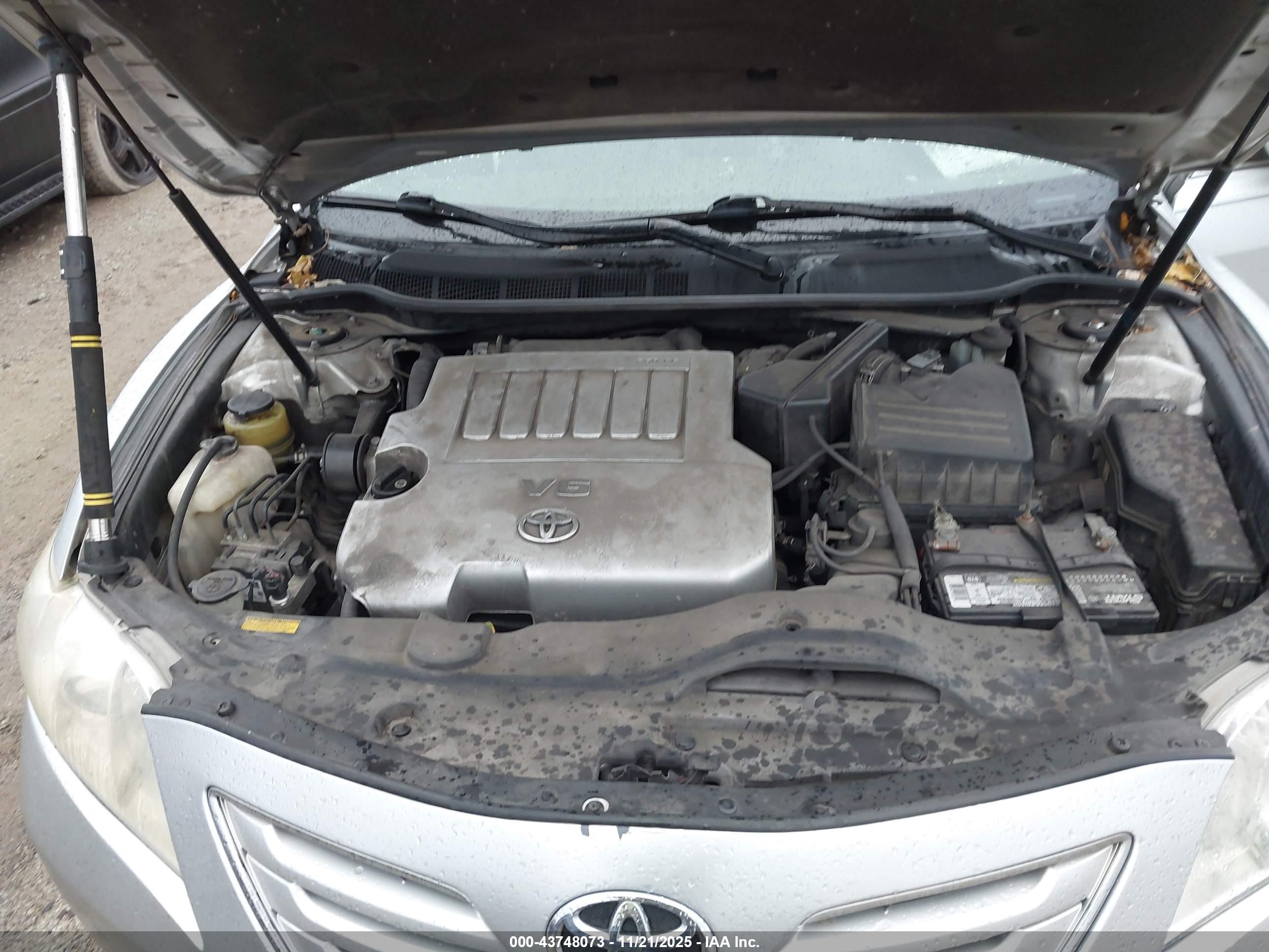 TOYOTA CAMRY image 10