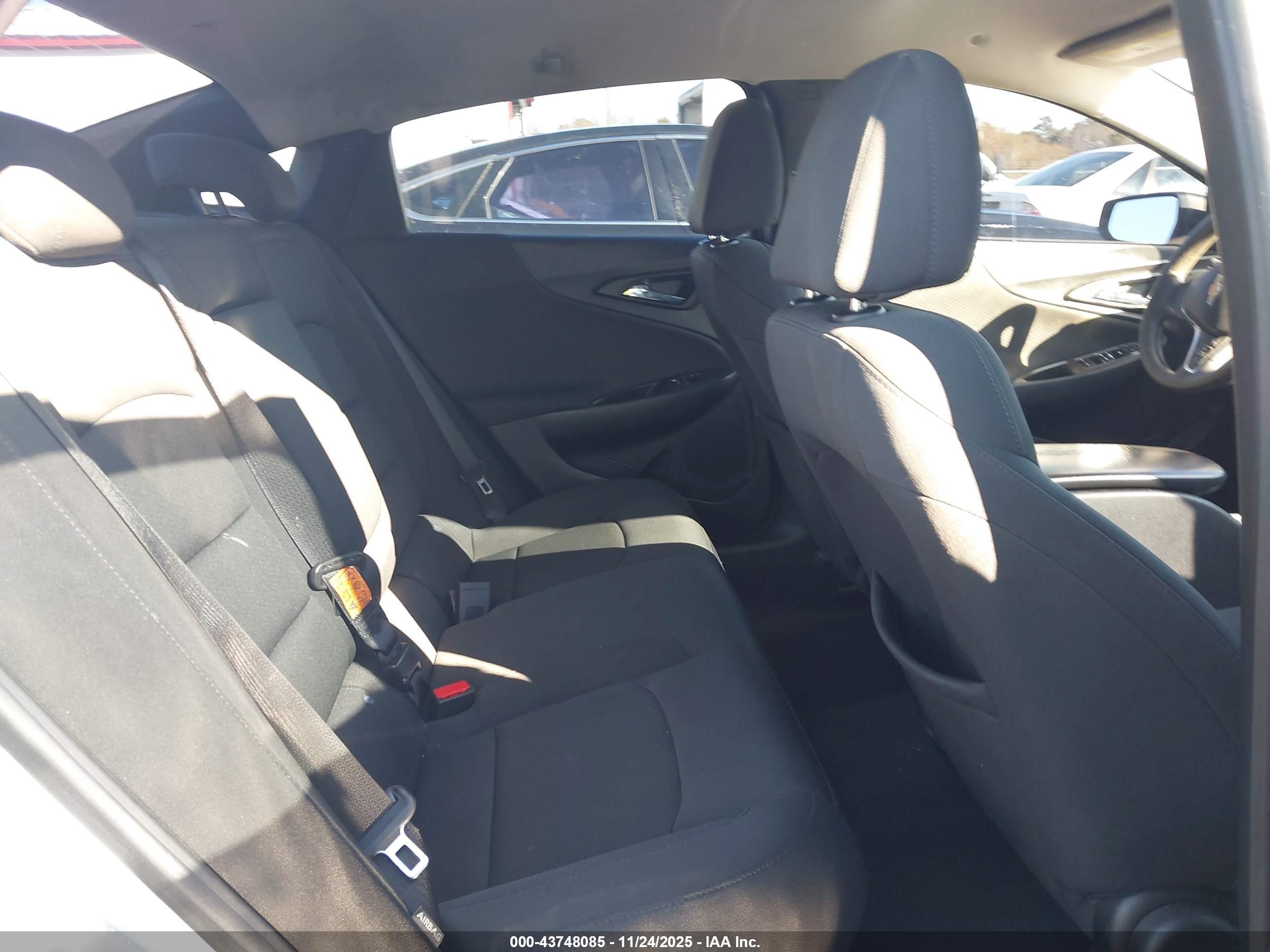 CHEVROLET MALIBU image 8