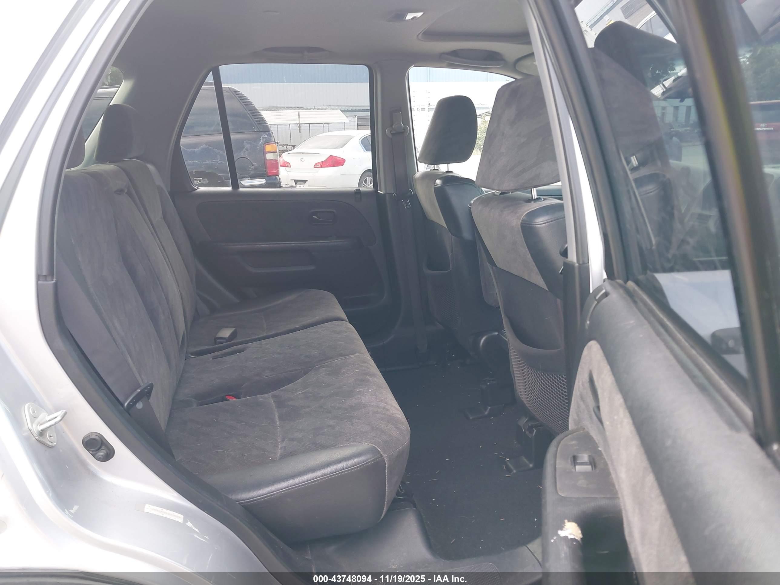 HONDA CR-V image 8