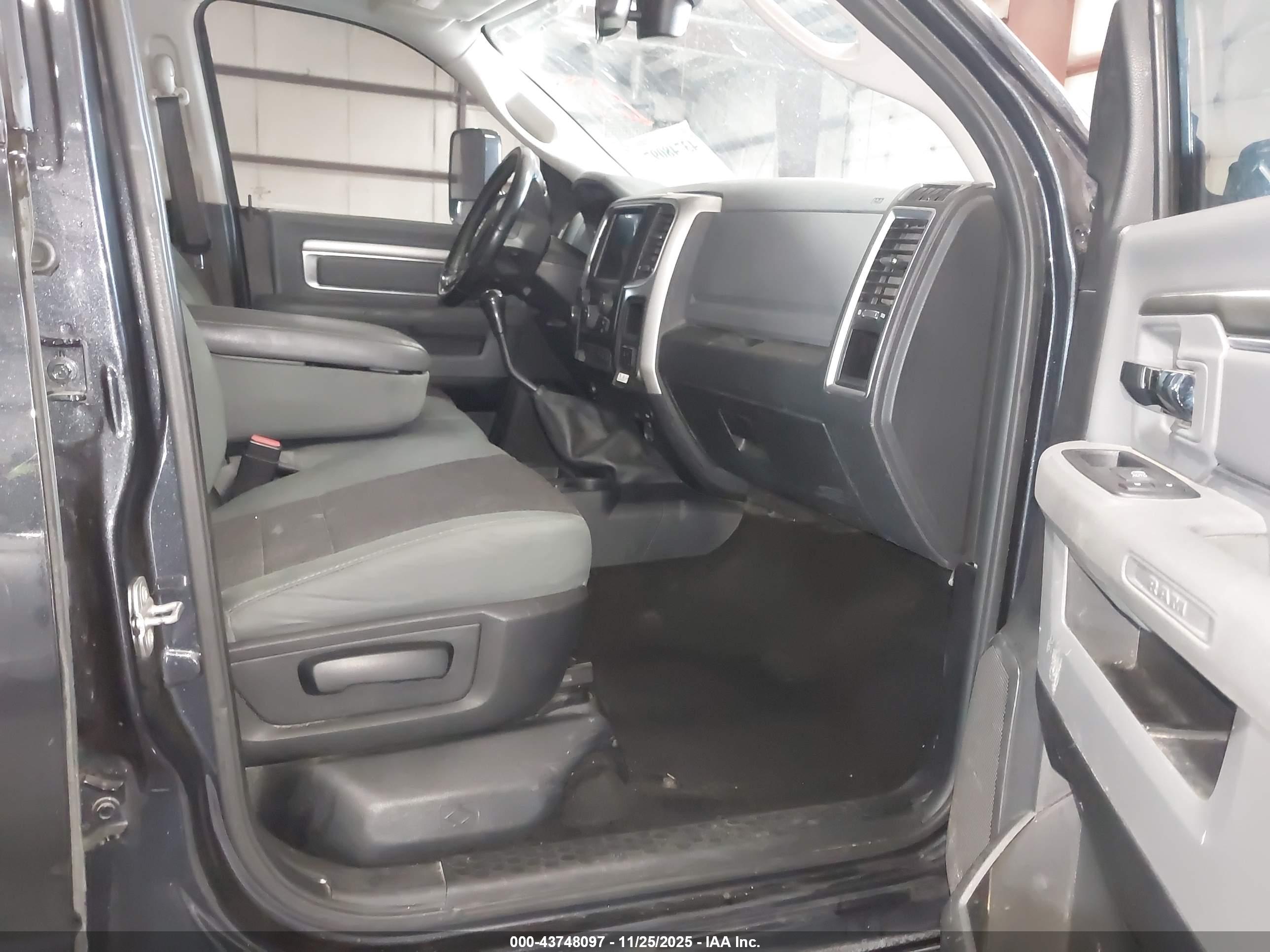 RAM 3500 image 8