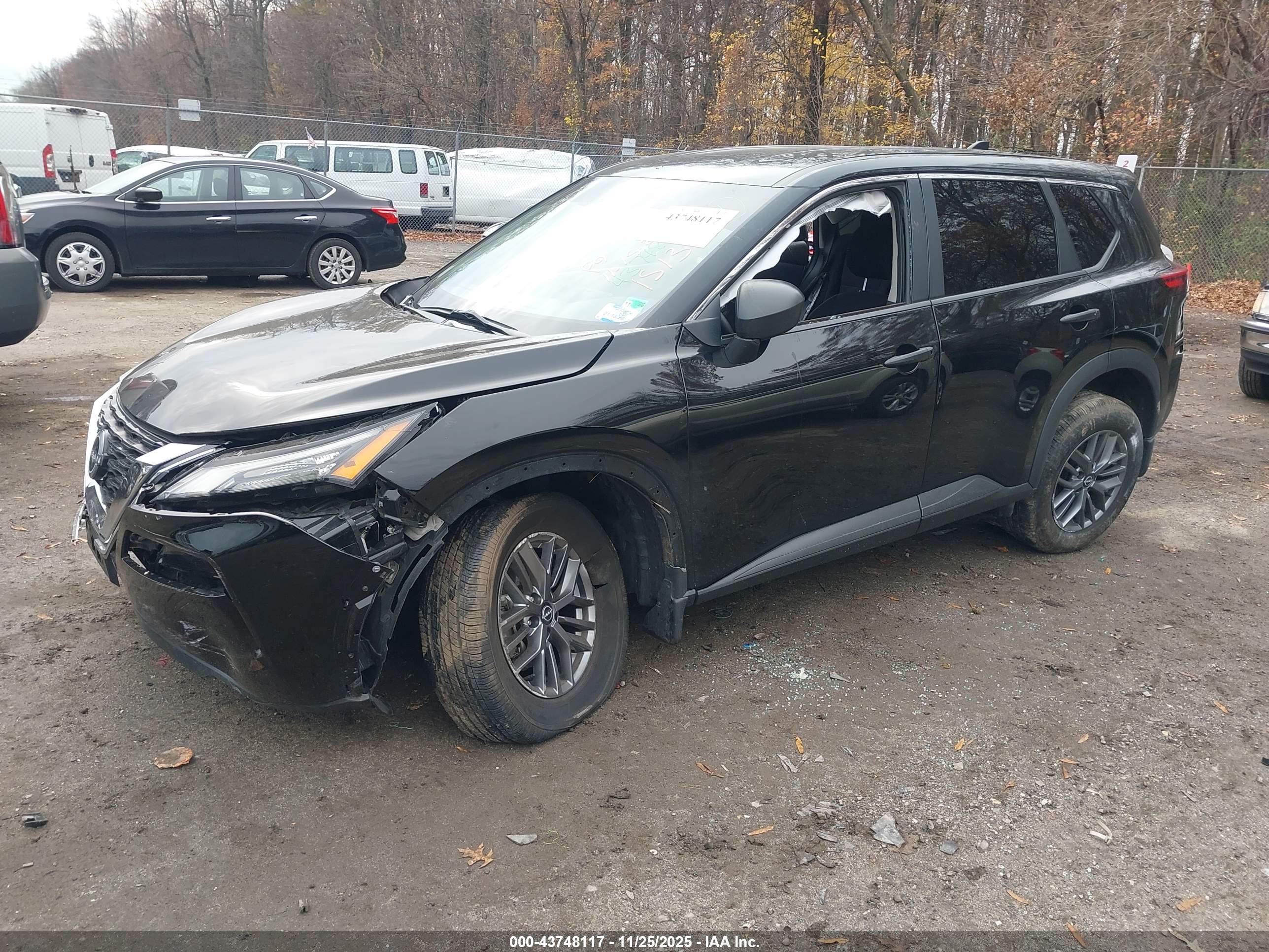 NISSAN ROGUE image 2