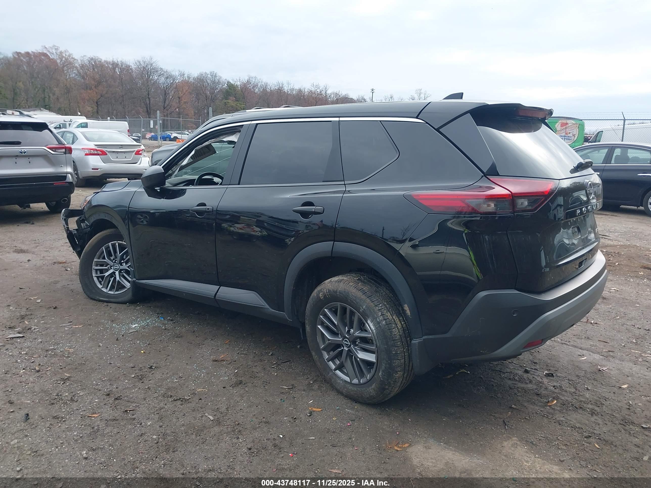 NISSAN ROGUE image 3