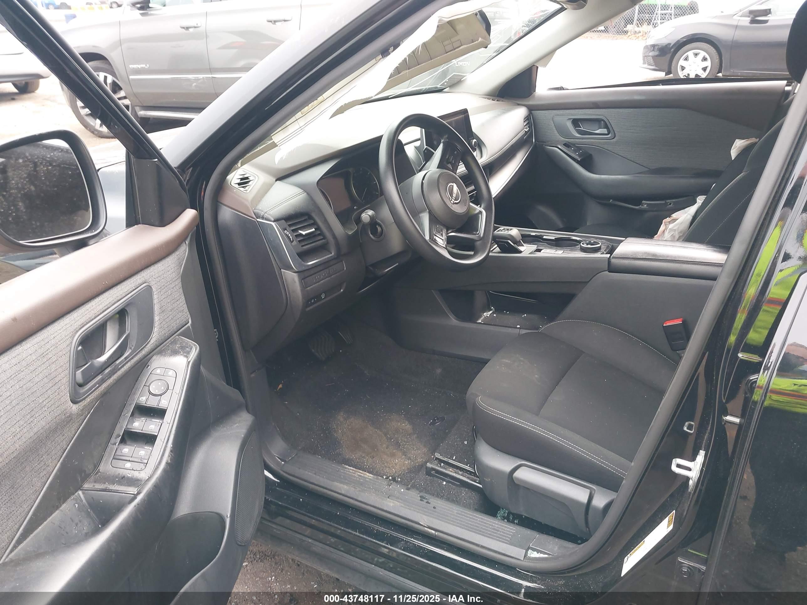 NISSAN ROGUE image 5