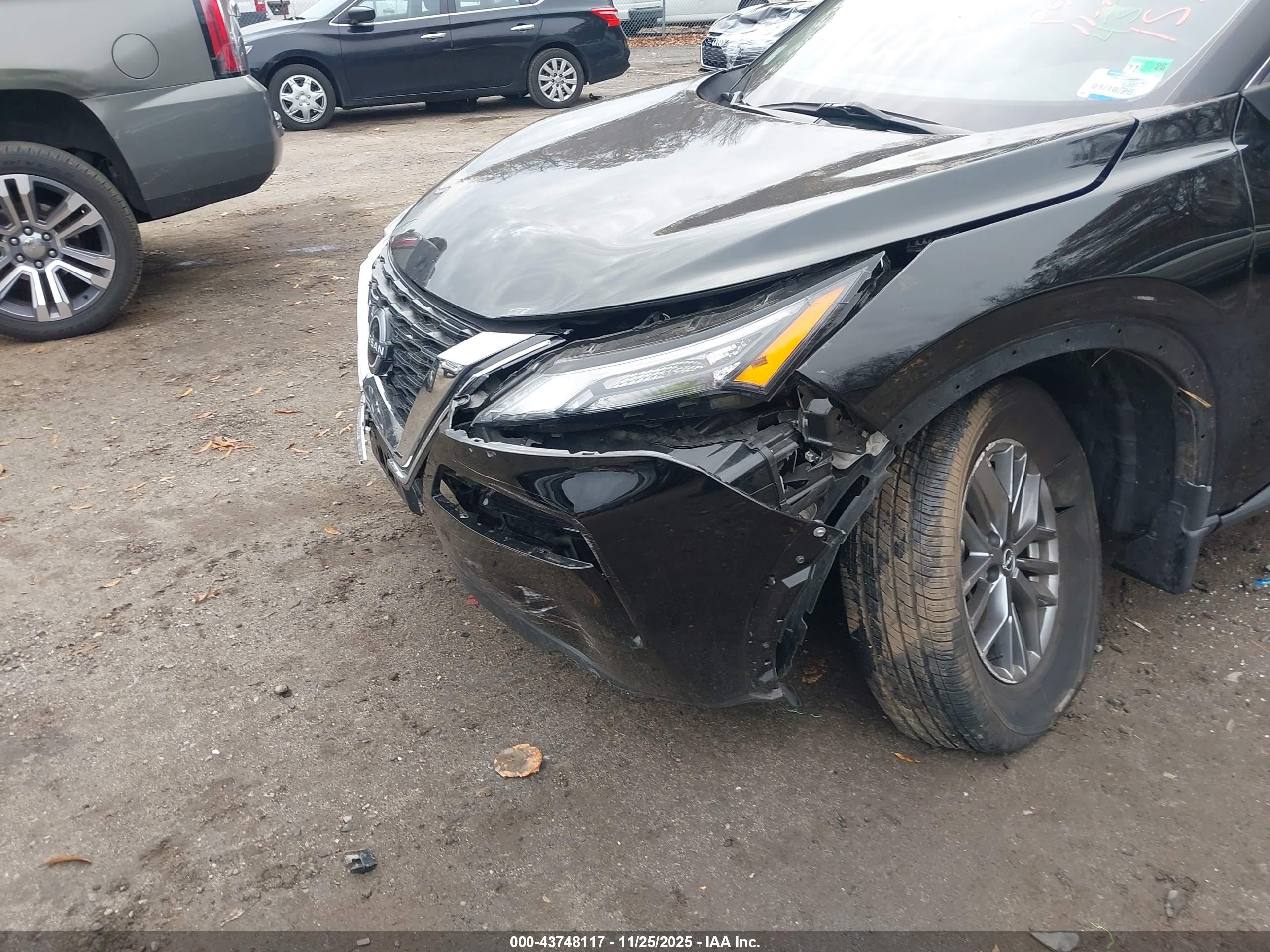 NISSAN ROGUE image 6