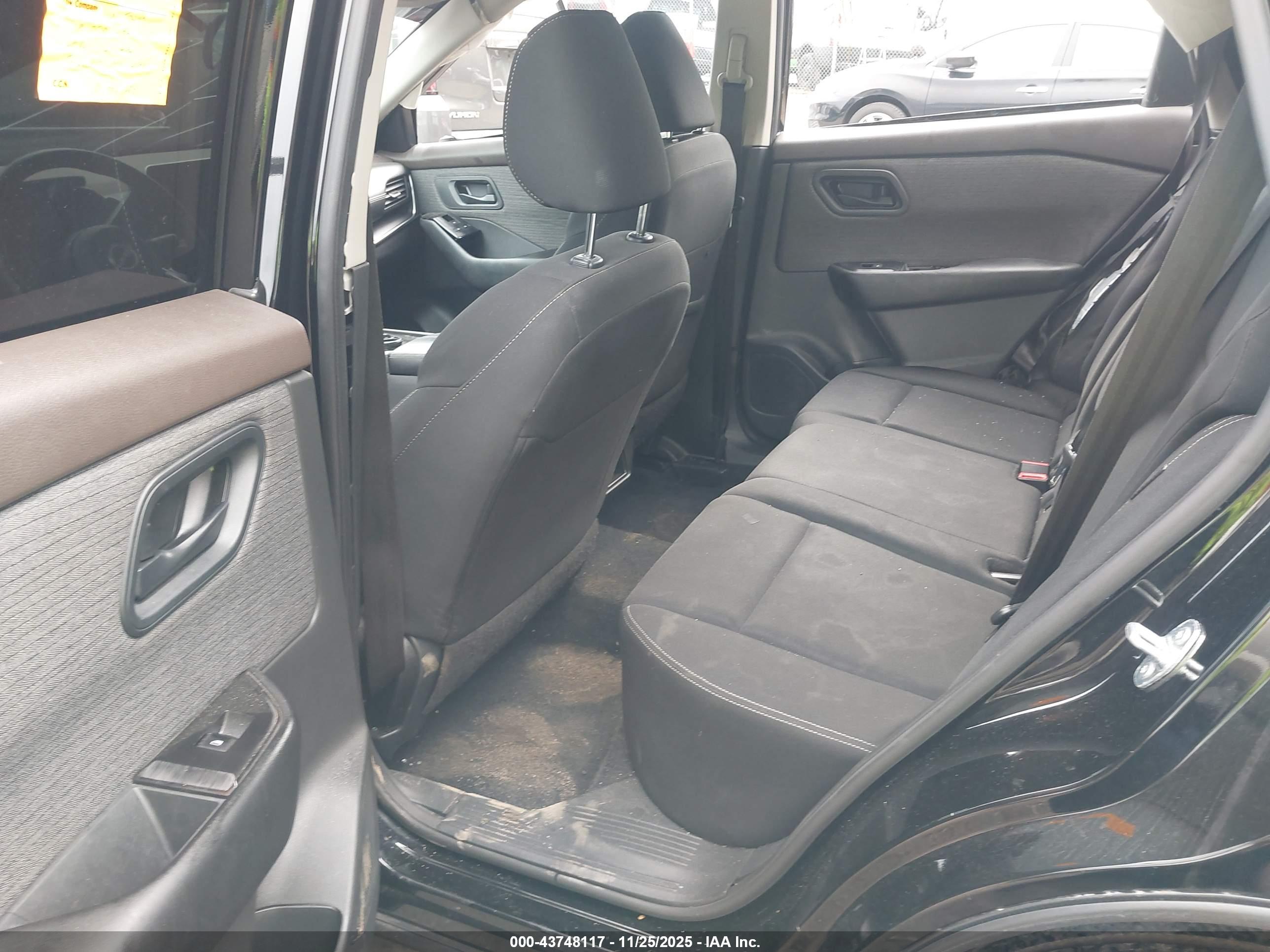 NISSAN ROGUE image 8