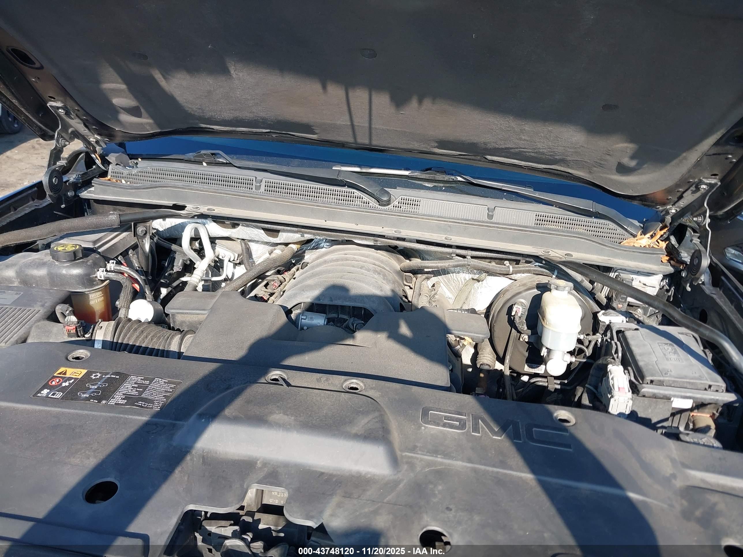 GMC YUKON image 10